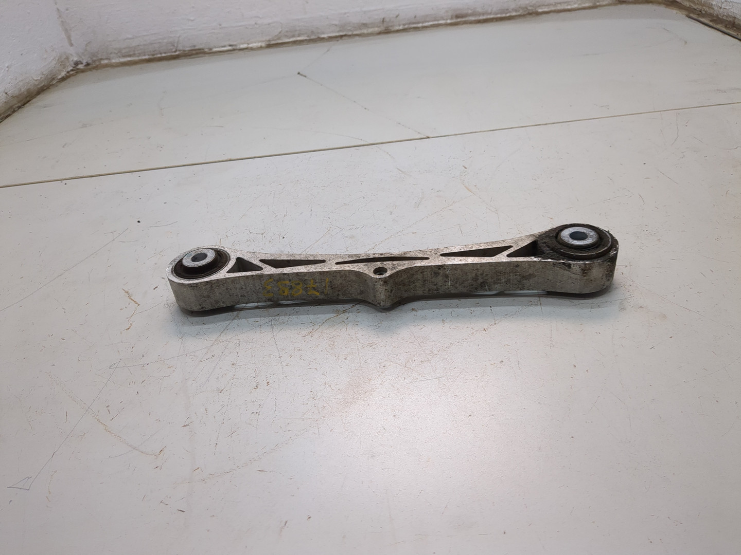 Рычаг задний