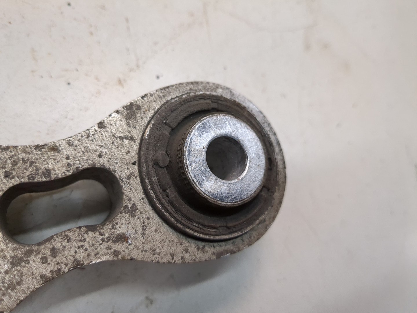 Рычаг задний