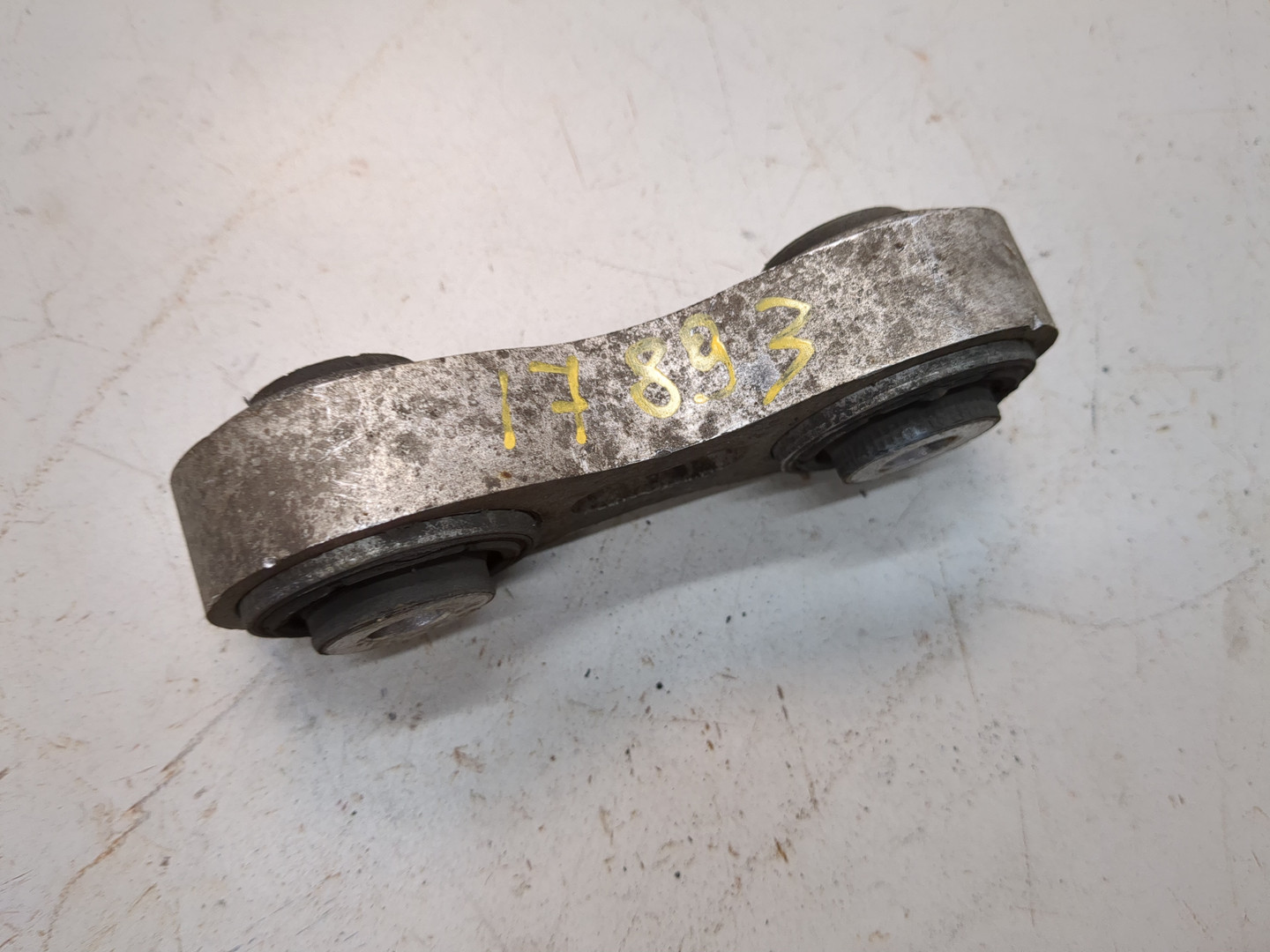 Рычаг задний