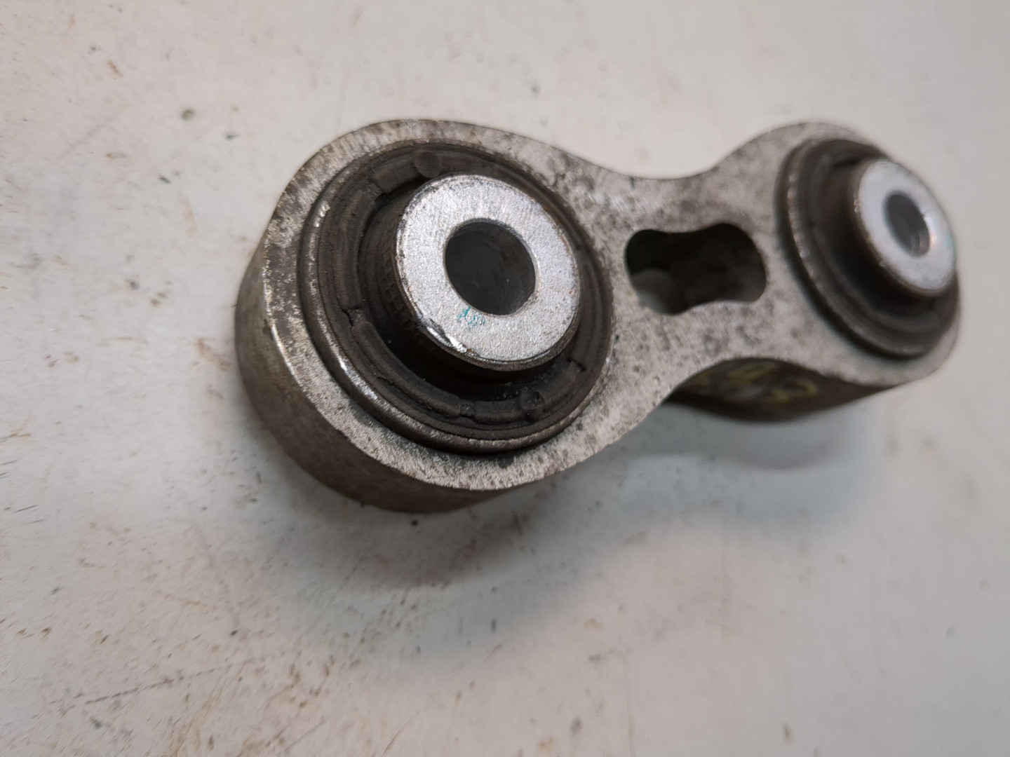 Рычаг задний