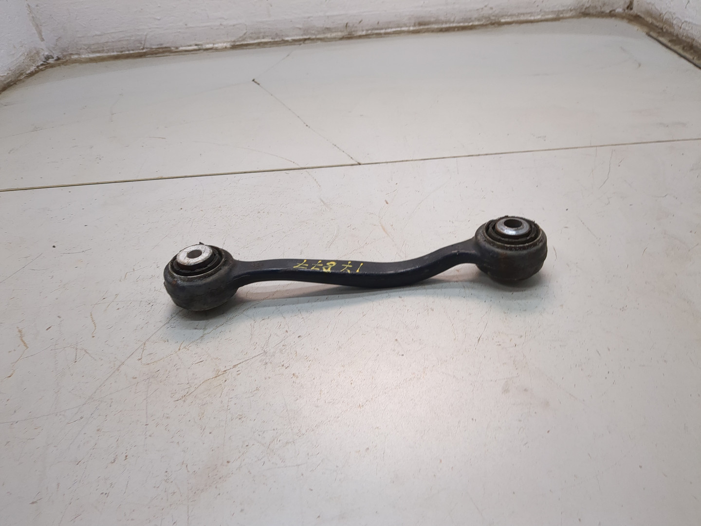 Рычаг задний