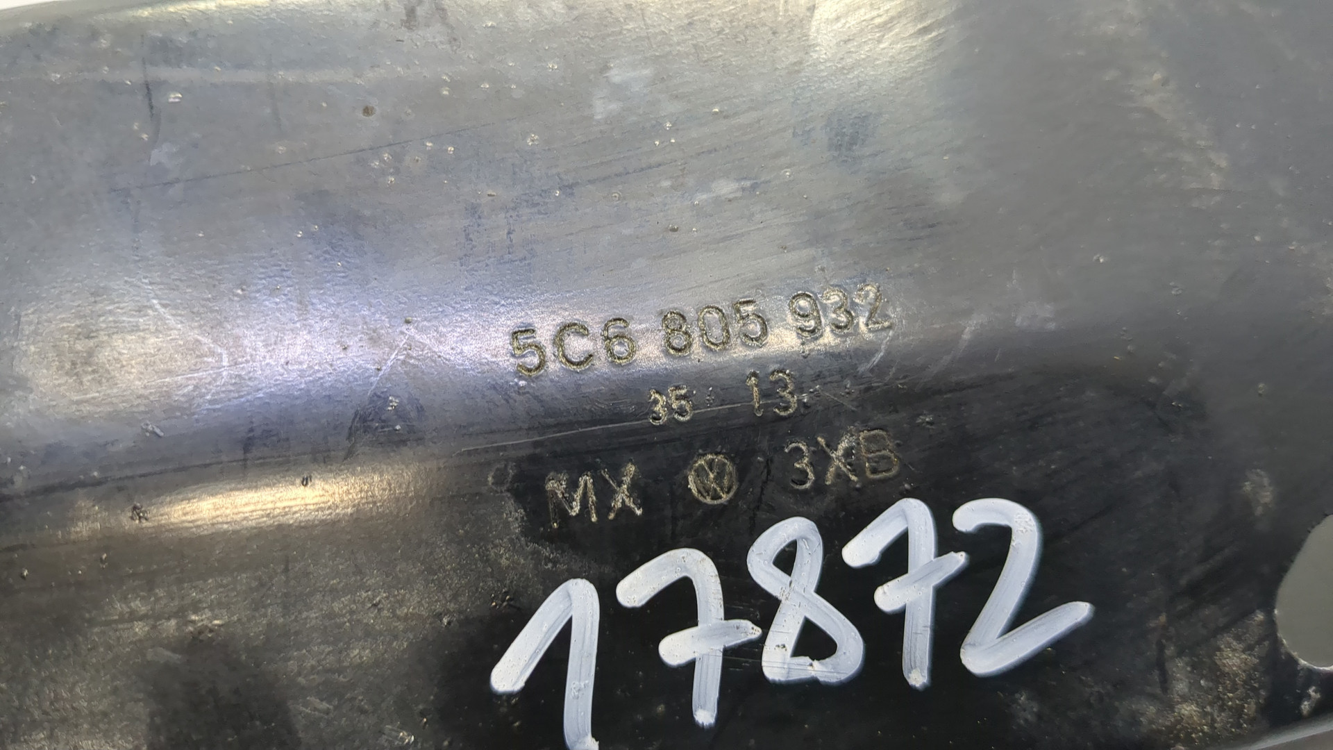 Кронштейн фар правый