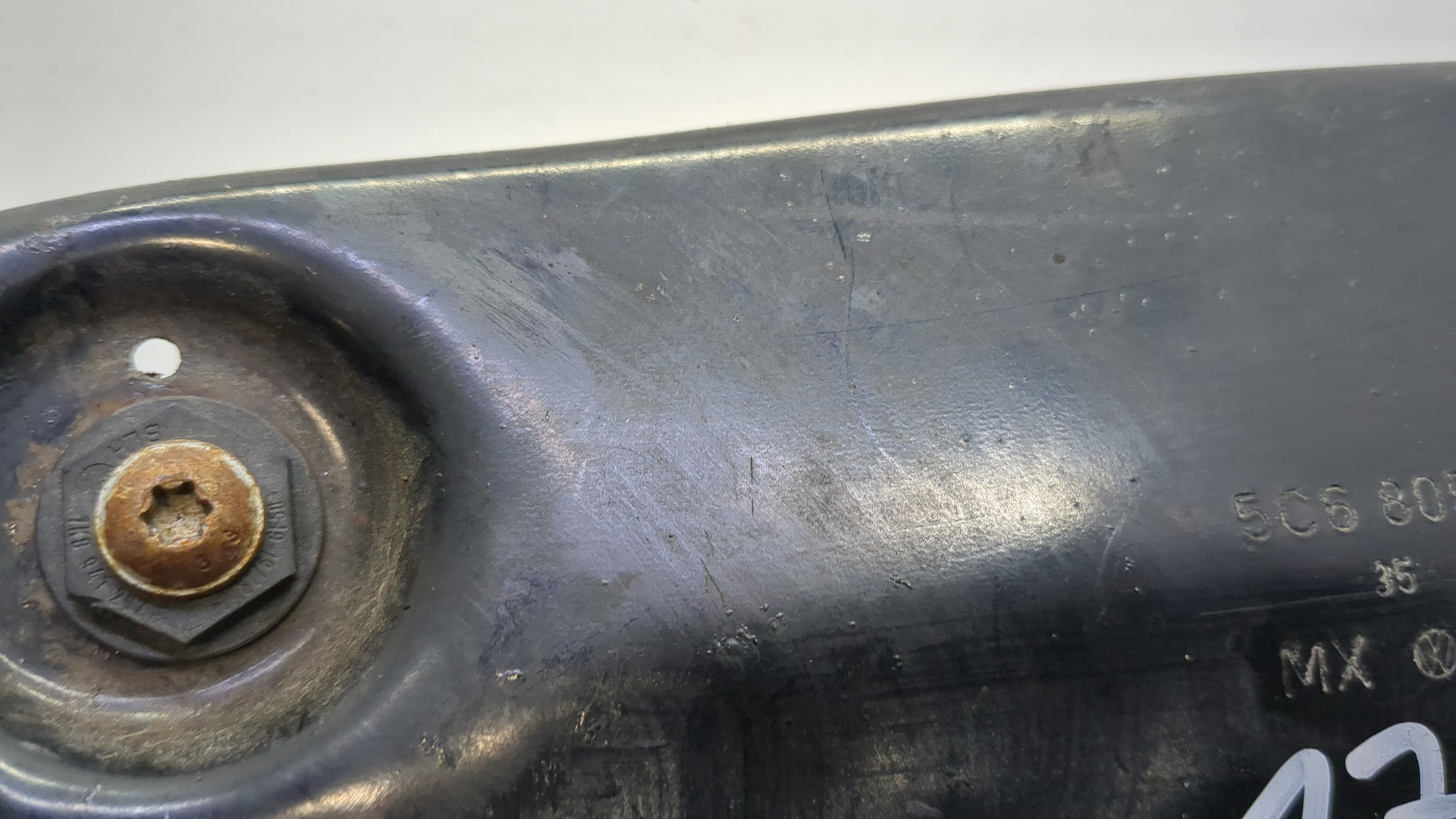 Кронштейн фар правый