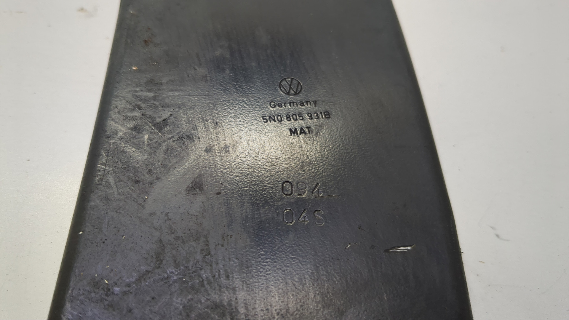 Кронштейн фар левый