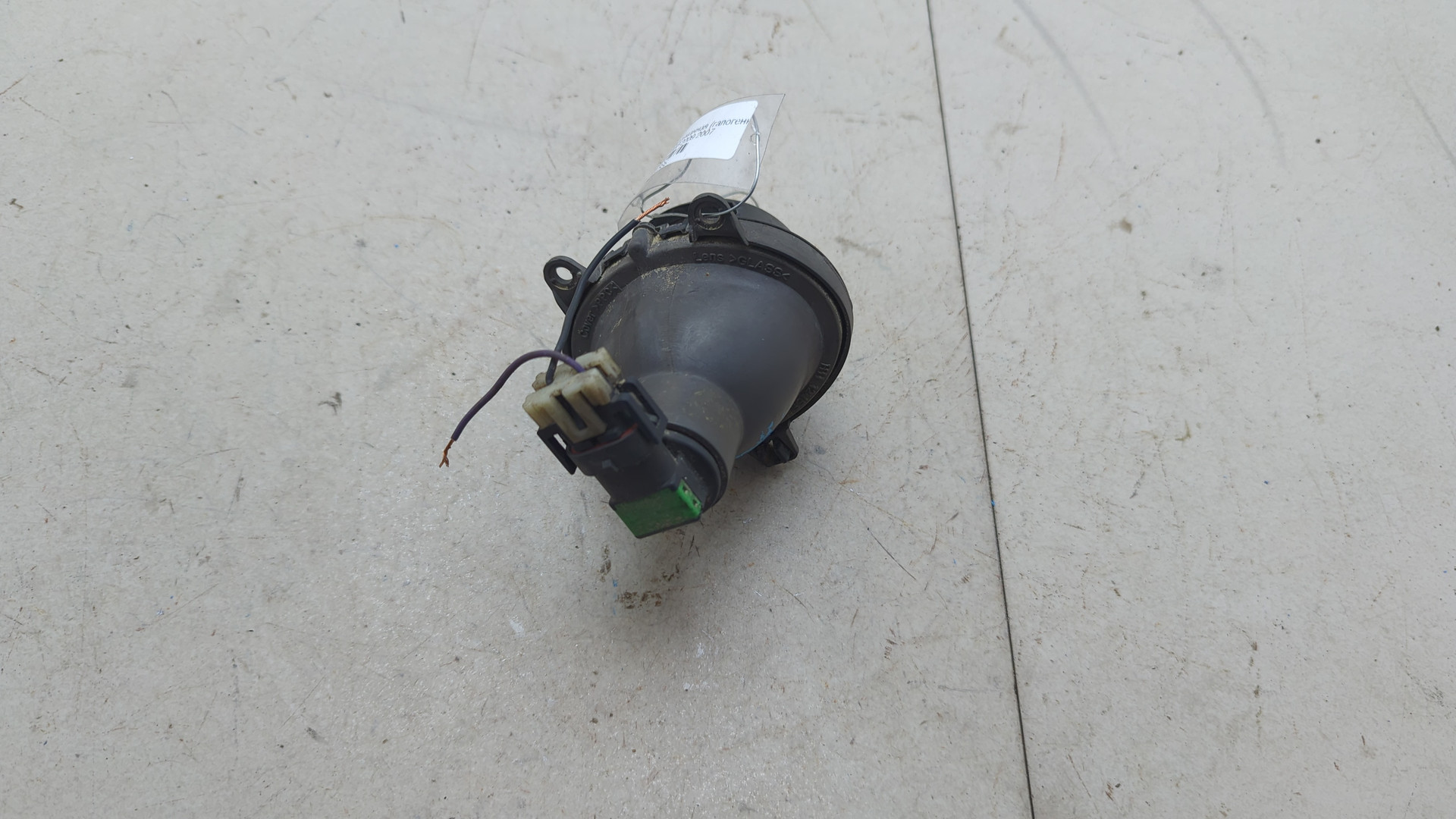 Фара противотуманная левая