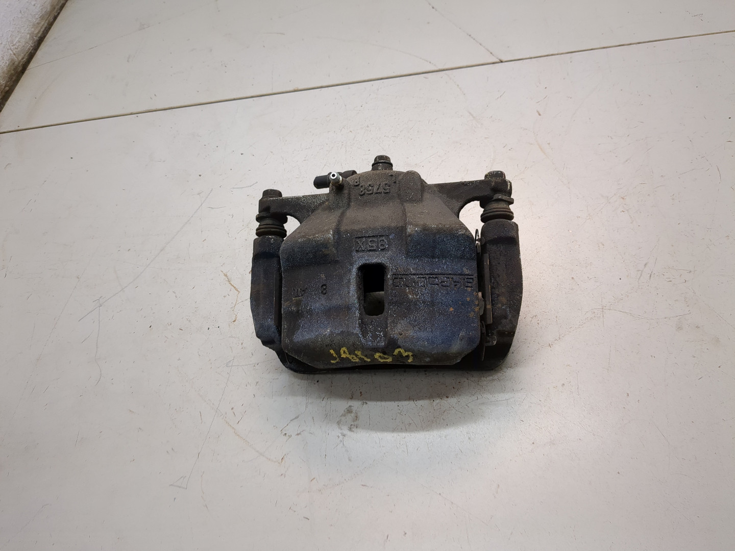 Суппорт передний правый