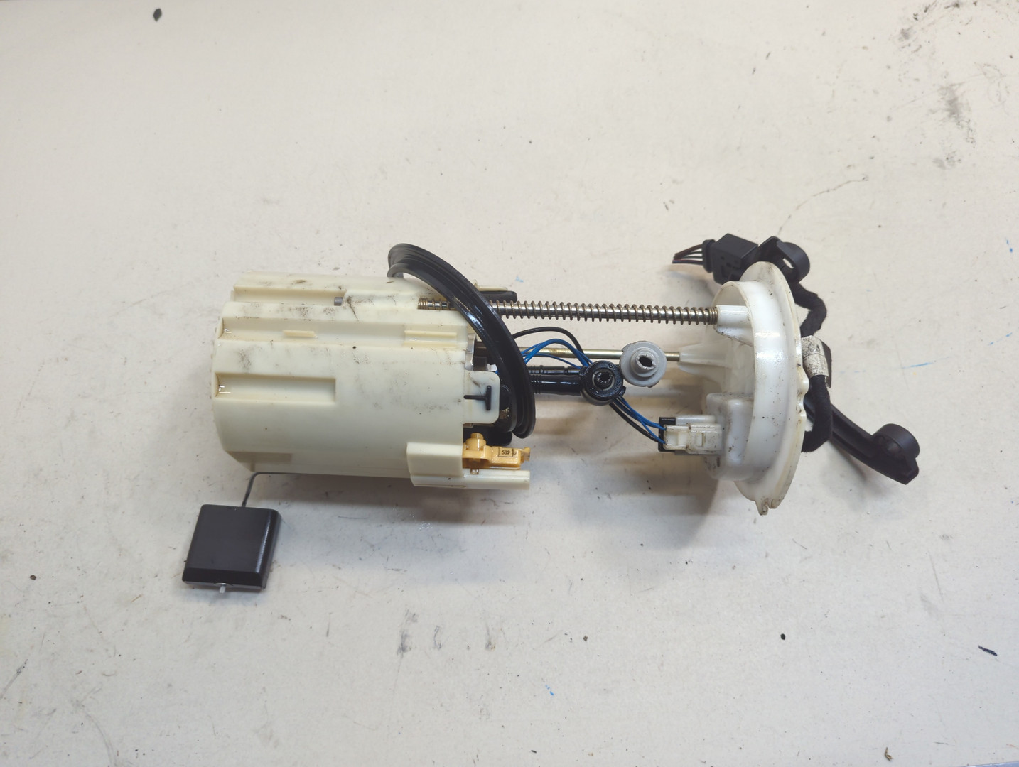 Насос топливный электрический