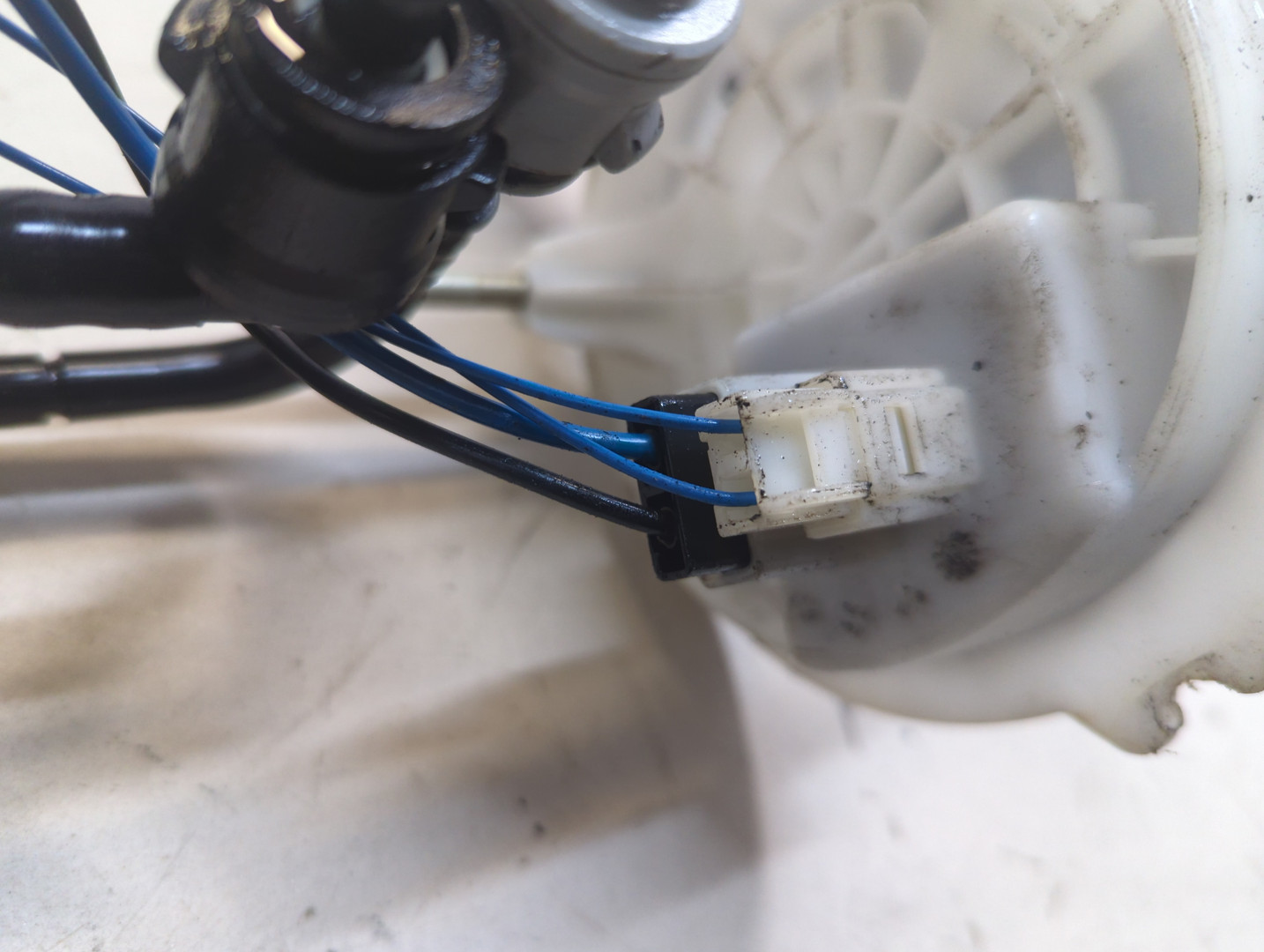 Насос топливный электрический