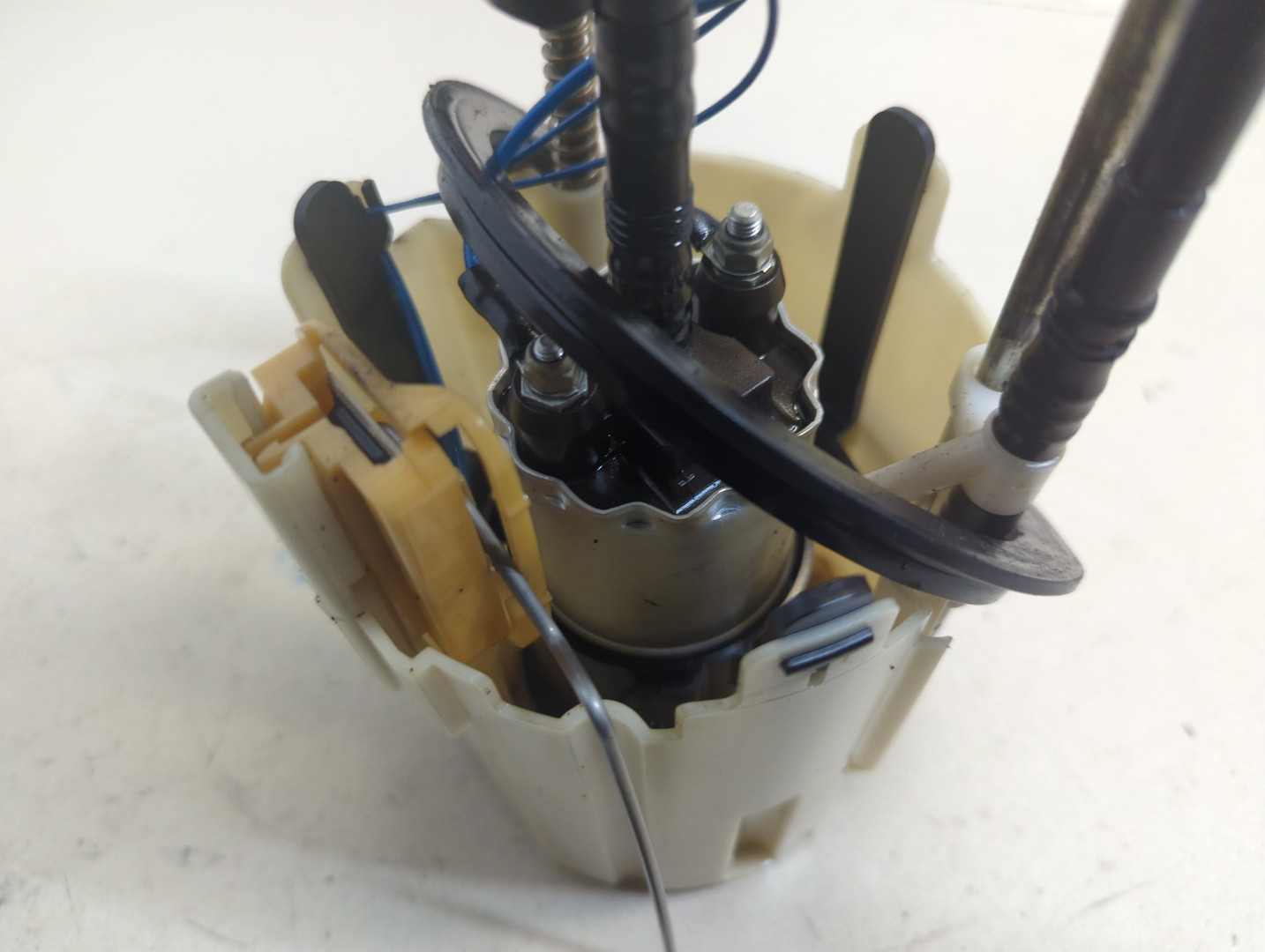 Насос топливный электрический