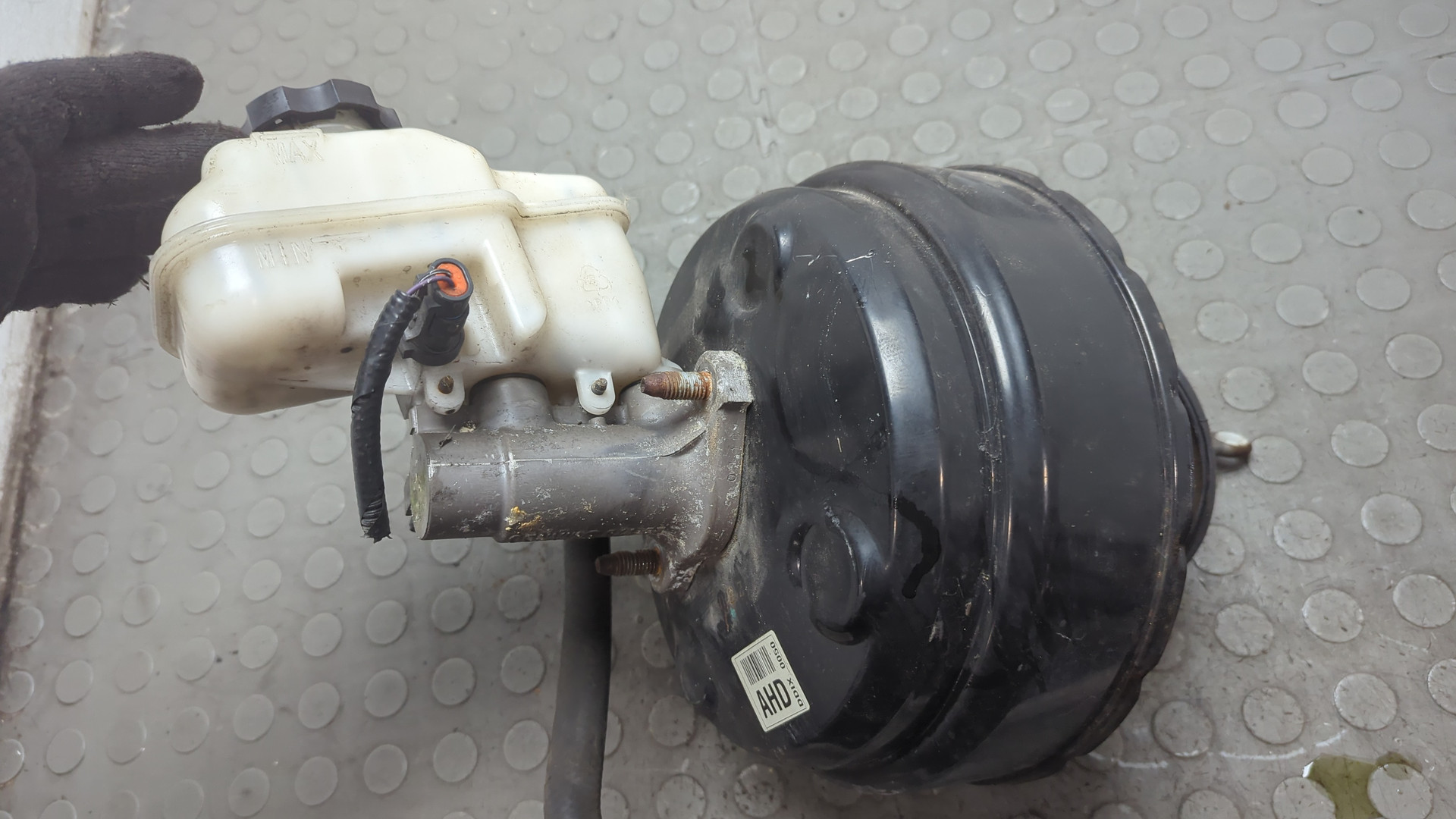 Цилиндр тормозной главный