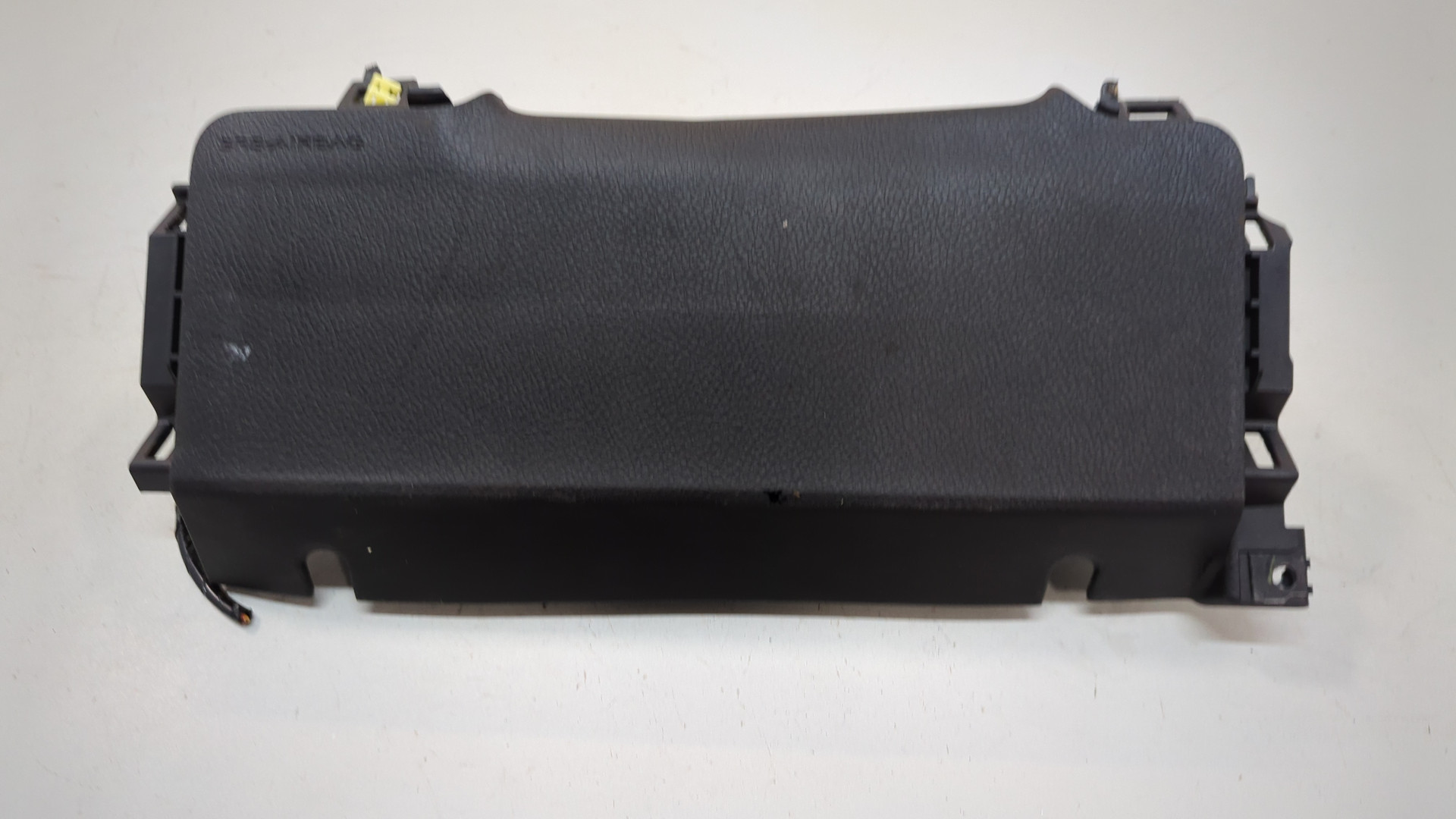 Подушка безопасности нижняя (для колен)