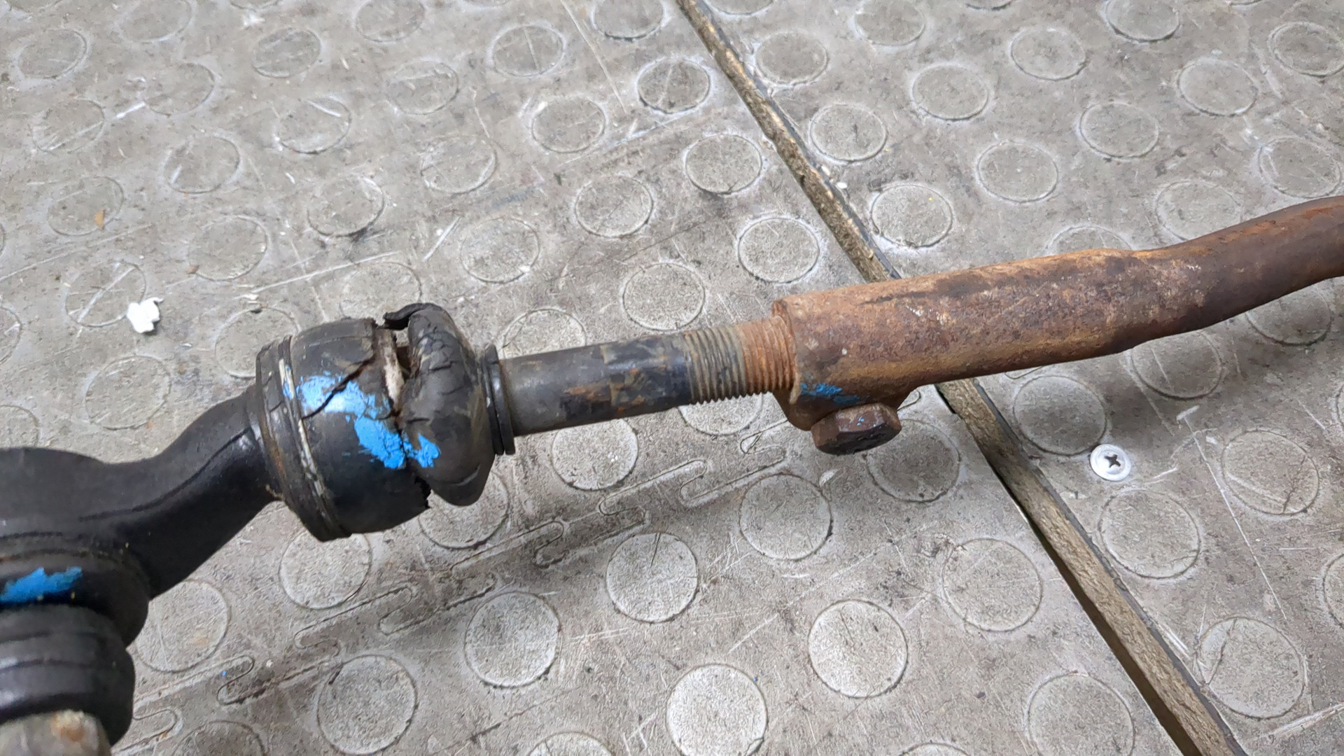 Тяга рулевая