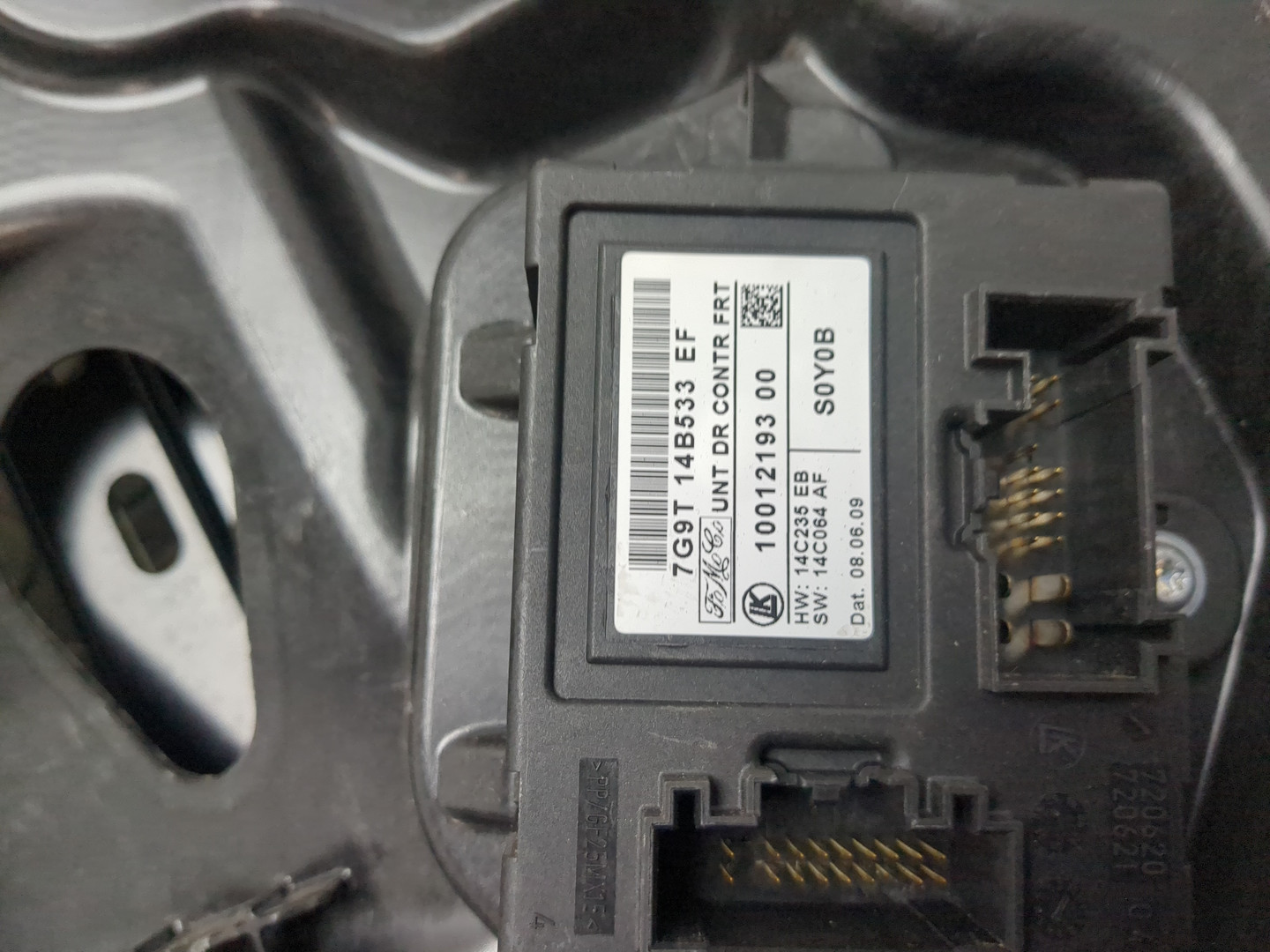 Стеклоподъемник электр. передний правый