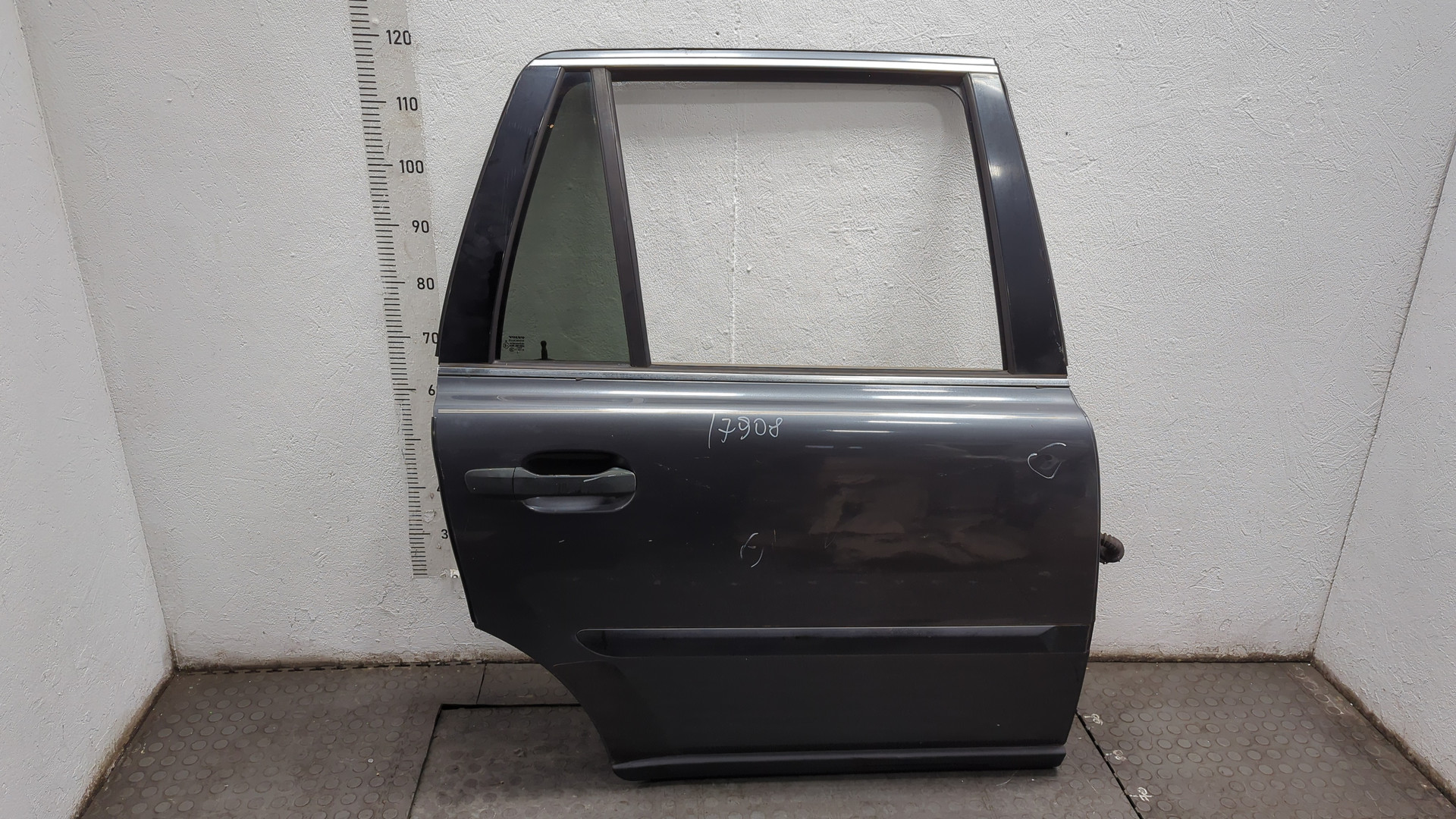Дверь задняя правая