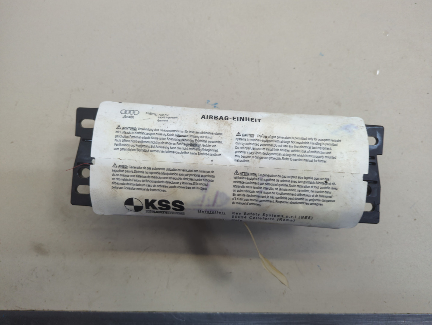 Подушка безопасности пассажирская (в торпедо)