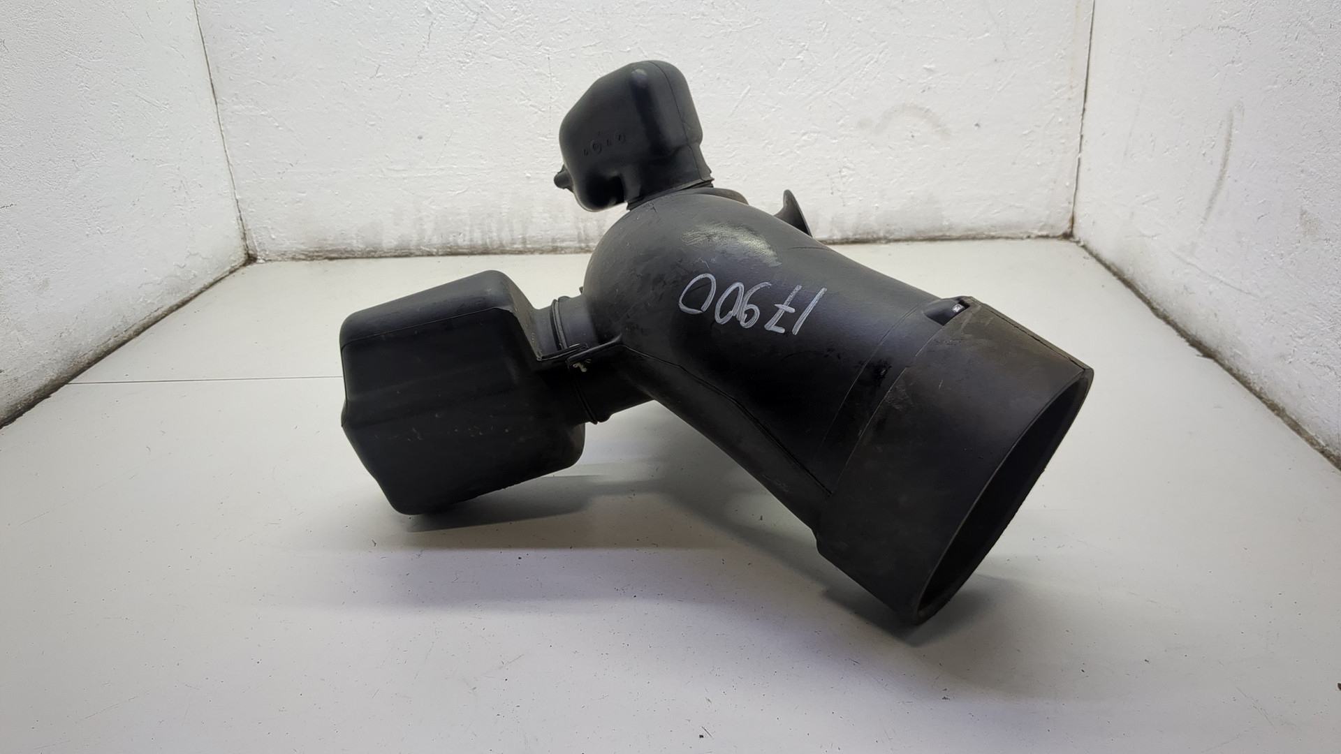 Патрубок воздушного фильтра