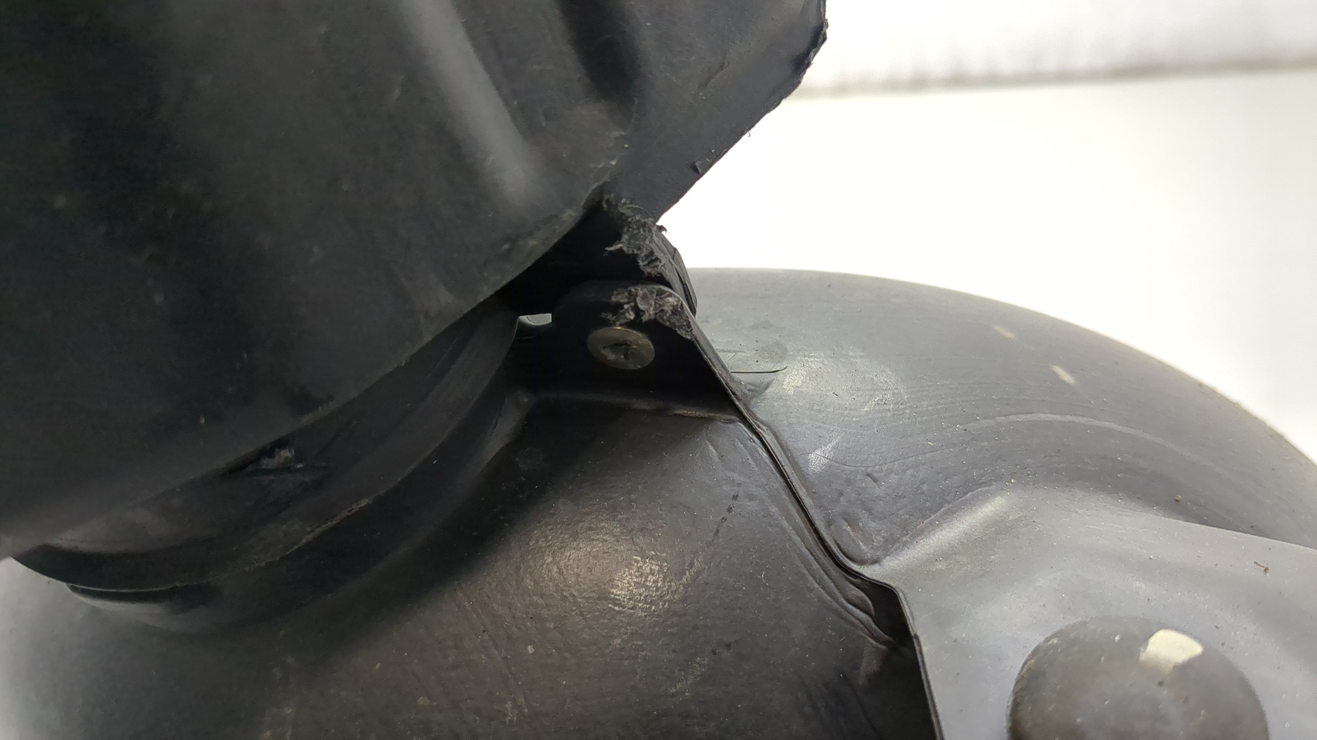 Патрубок воздушного фильтра