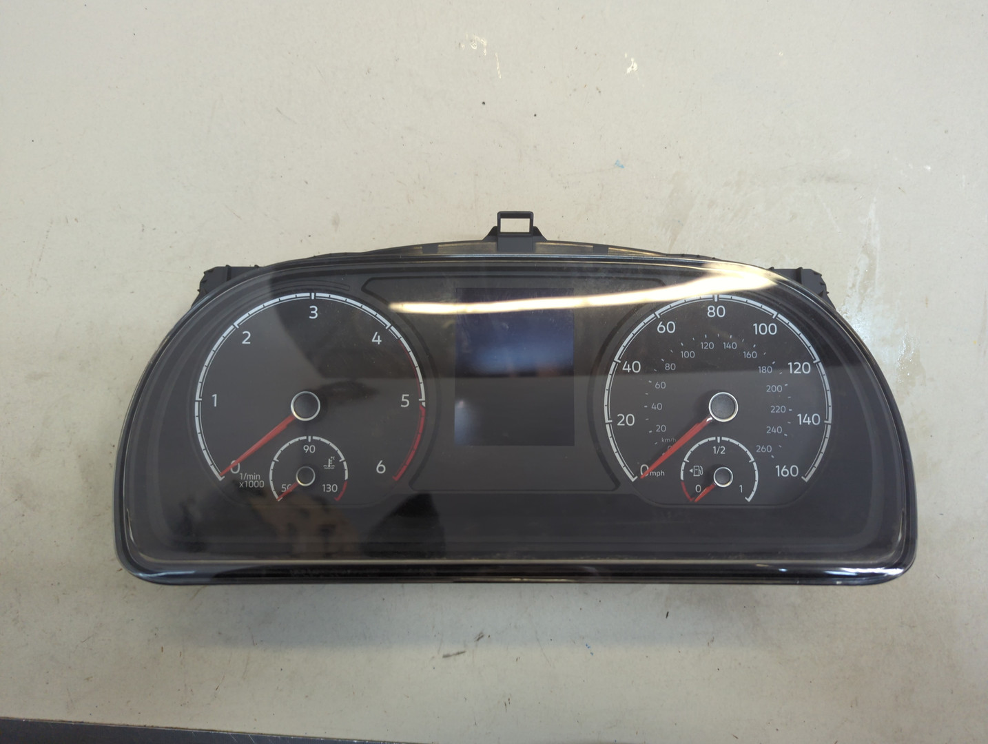 Панель приборов