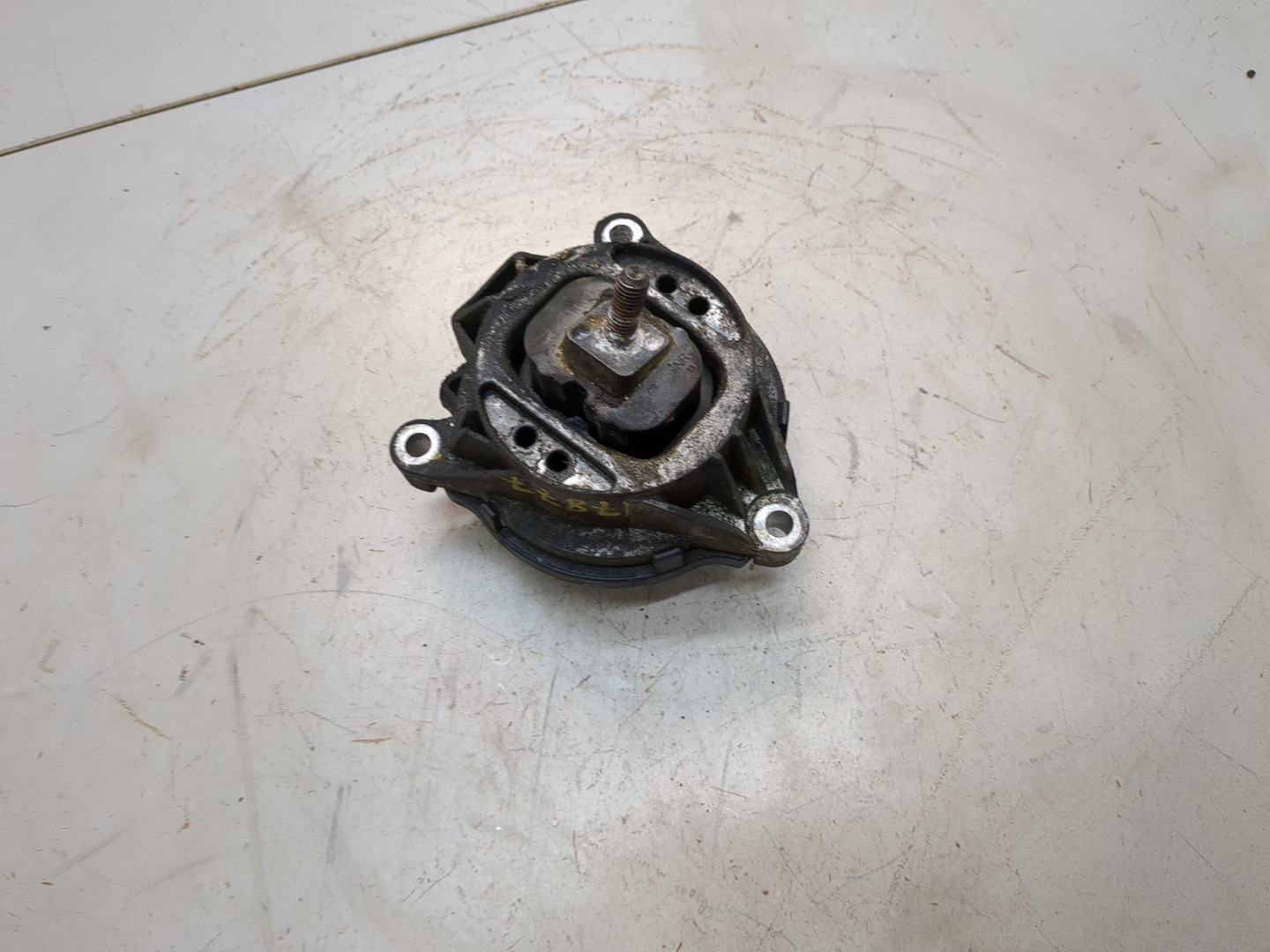 Опора двигателя