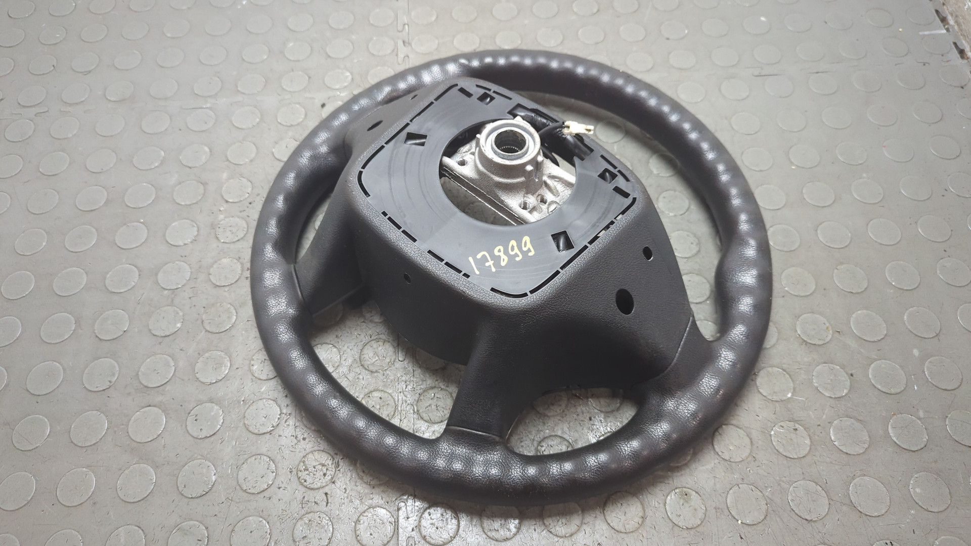 Рулевое колесо (руль)