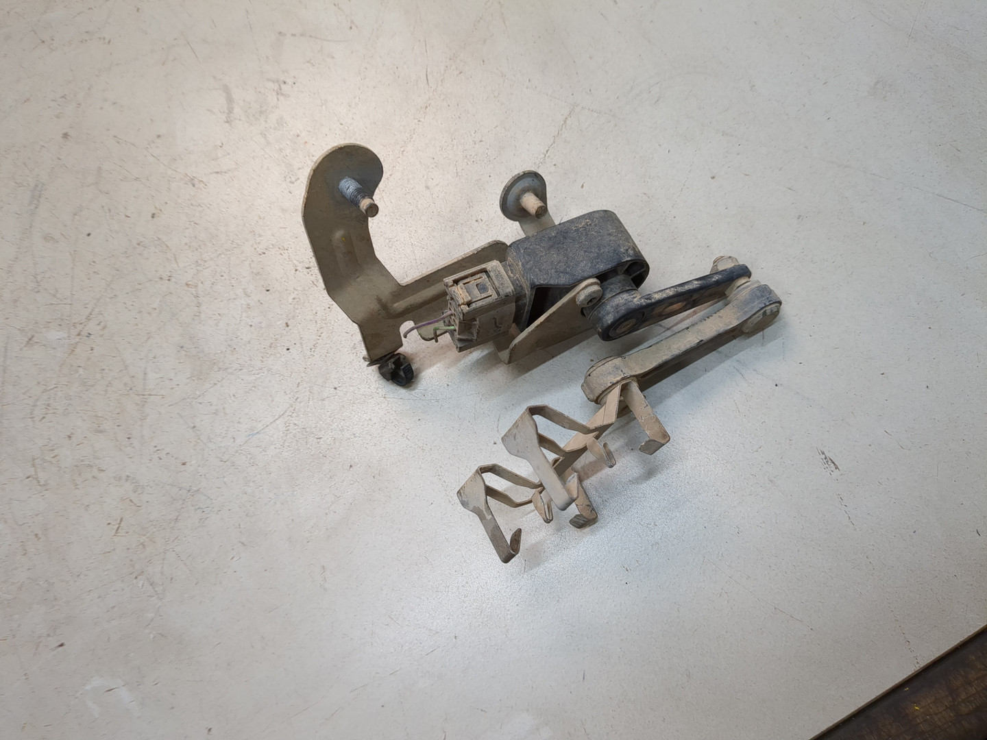 Датчик регулировки дорож. просвета