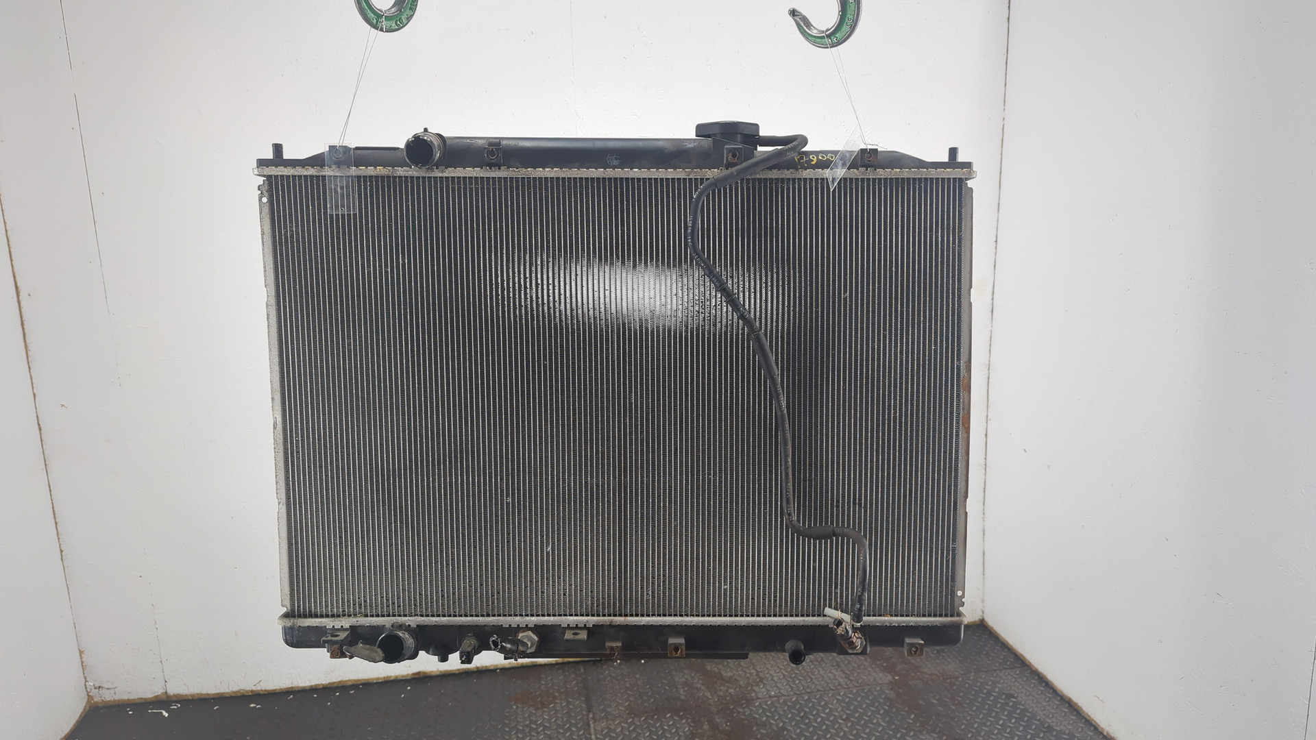 Радиатор охлаждения двигателя основной