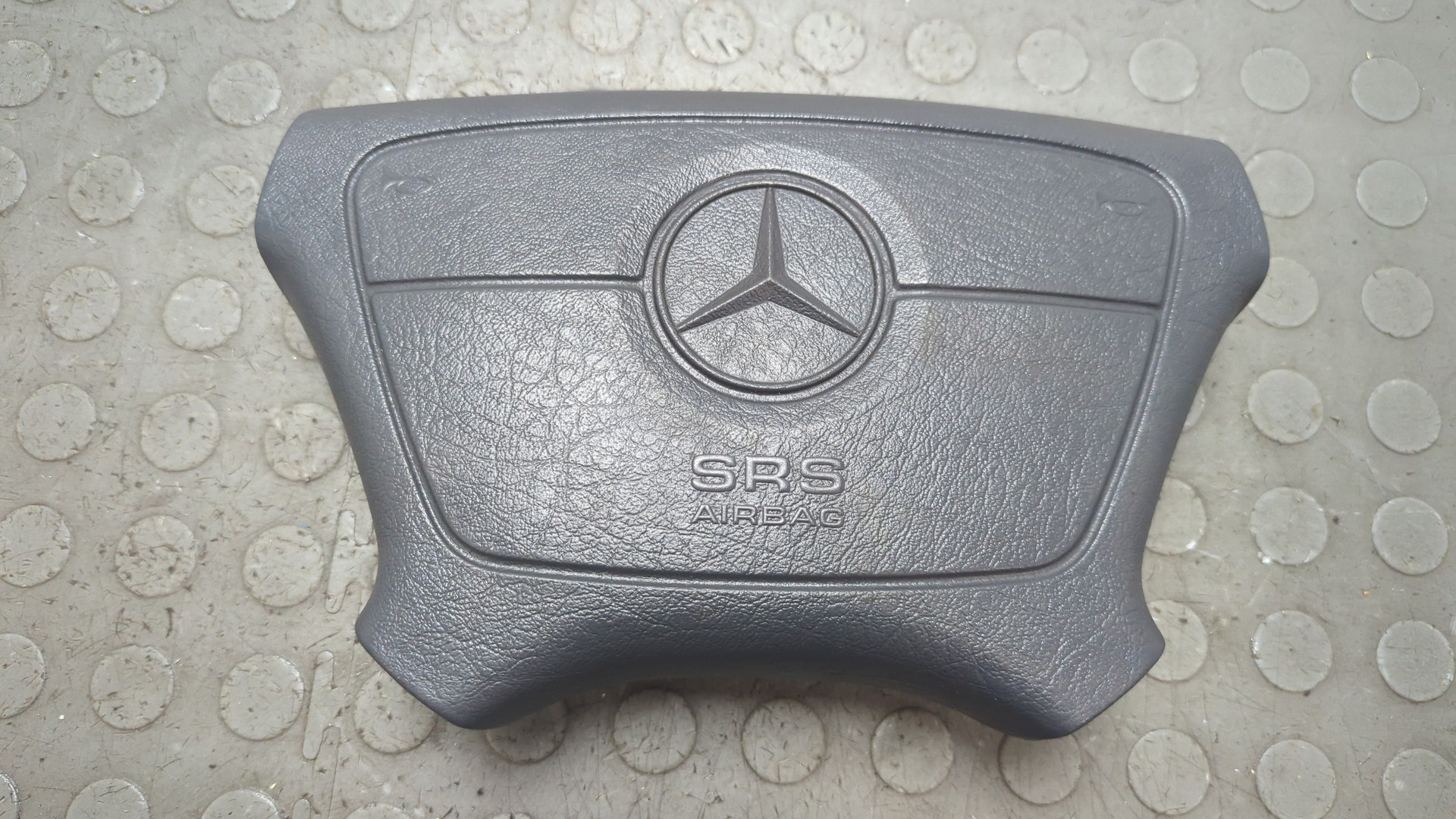 Подушка безопасности в рулевое колесо