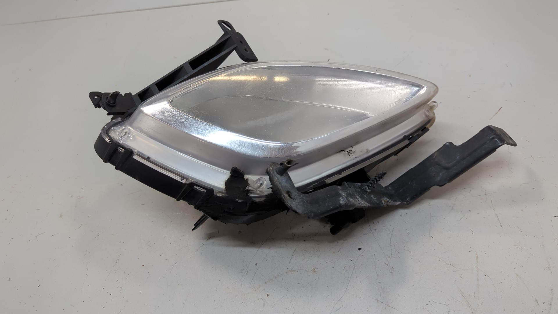 Фара противотуманная правая