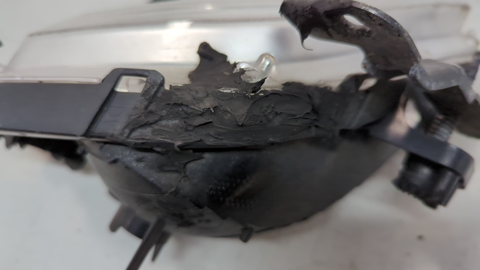 Фара противотуманная правая