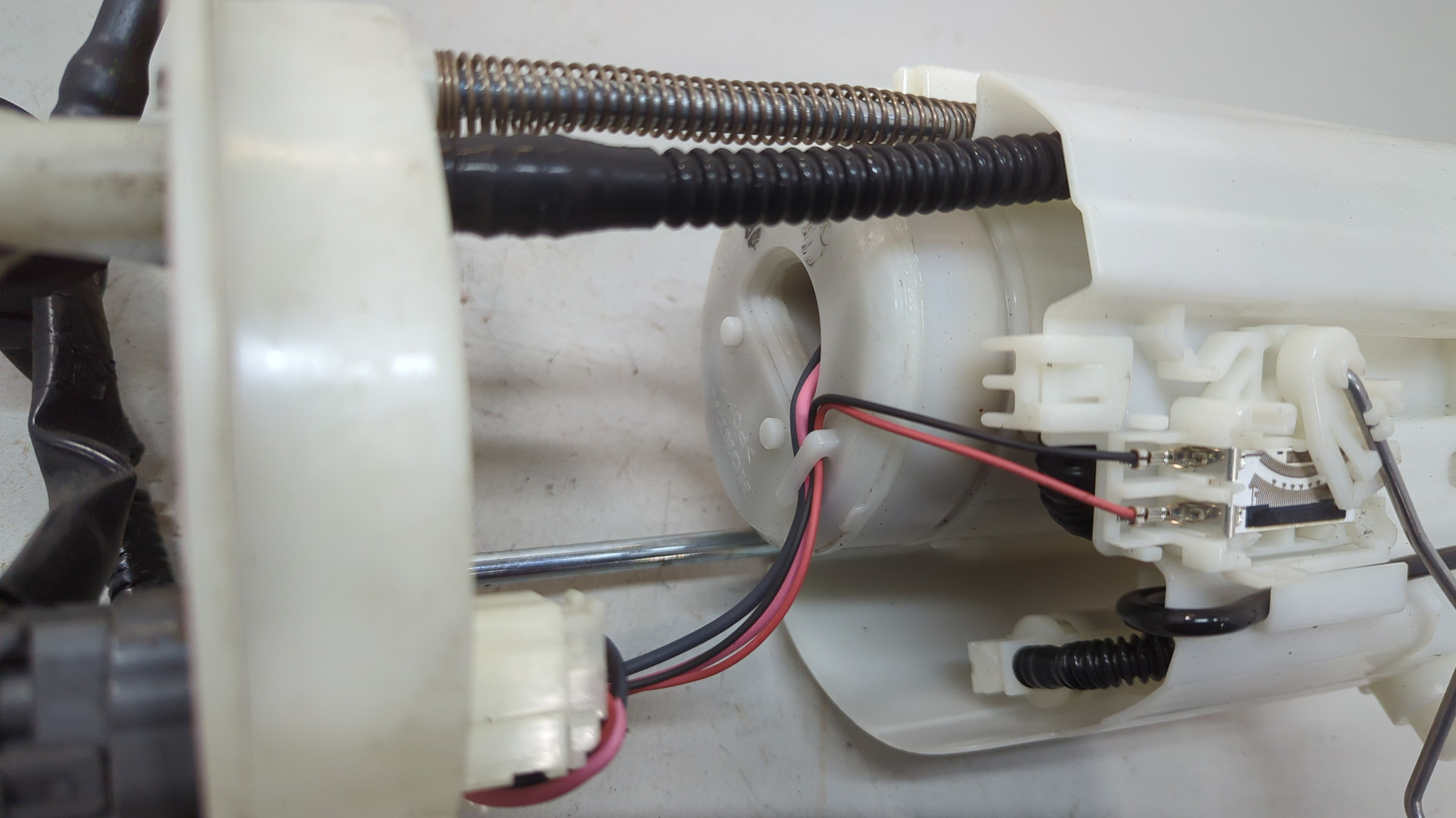 Насос топливный электрический