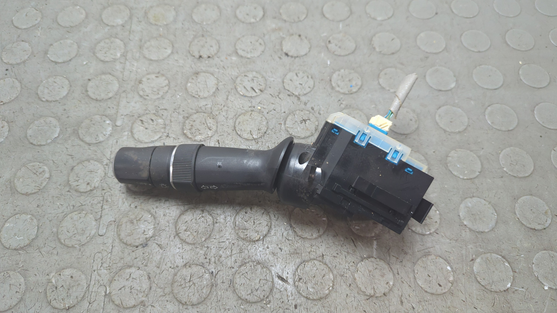 Переключатель поворотов подрулевой