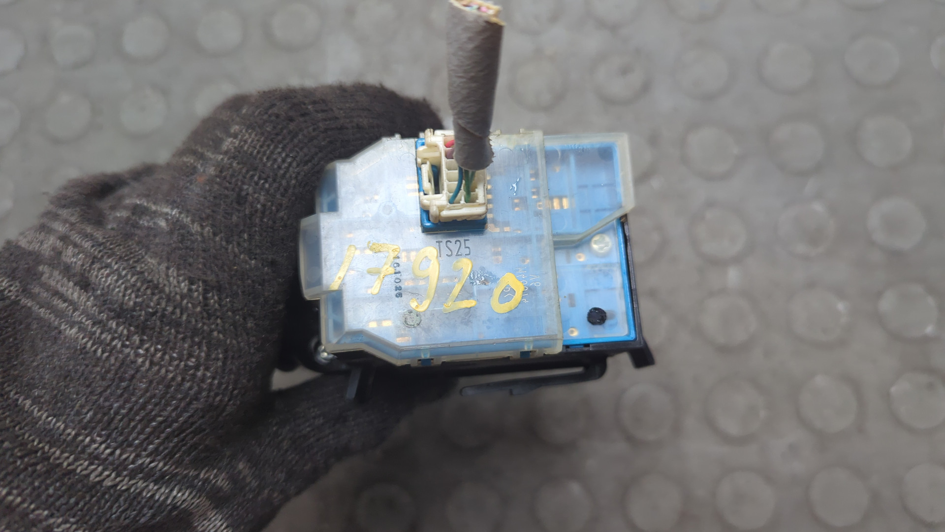 Переключатель поворотов подрулевой