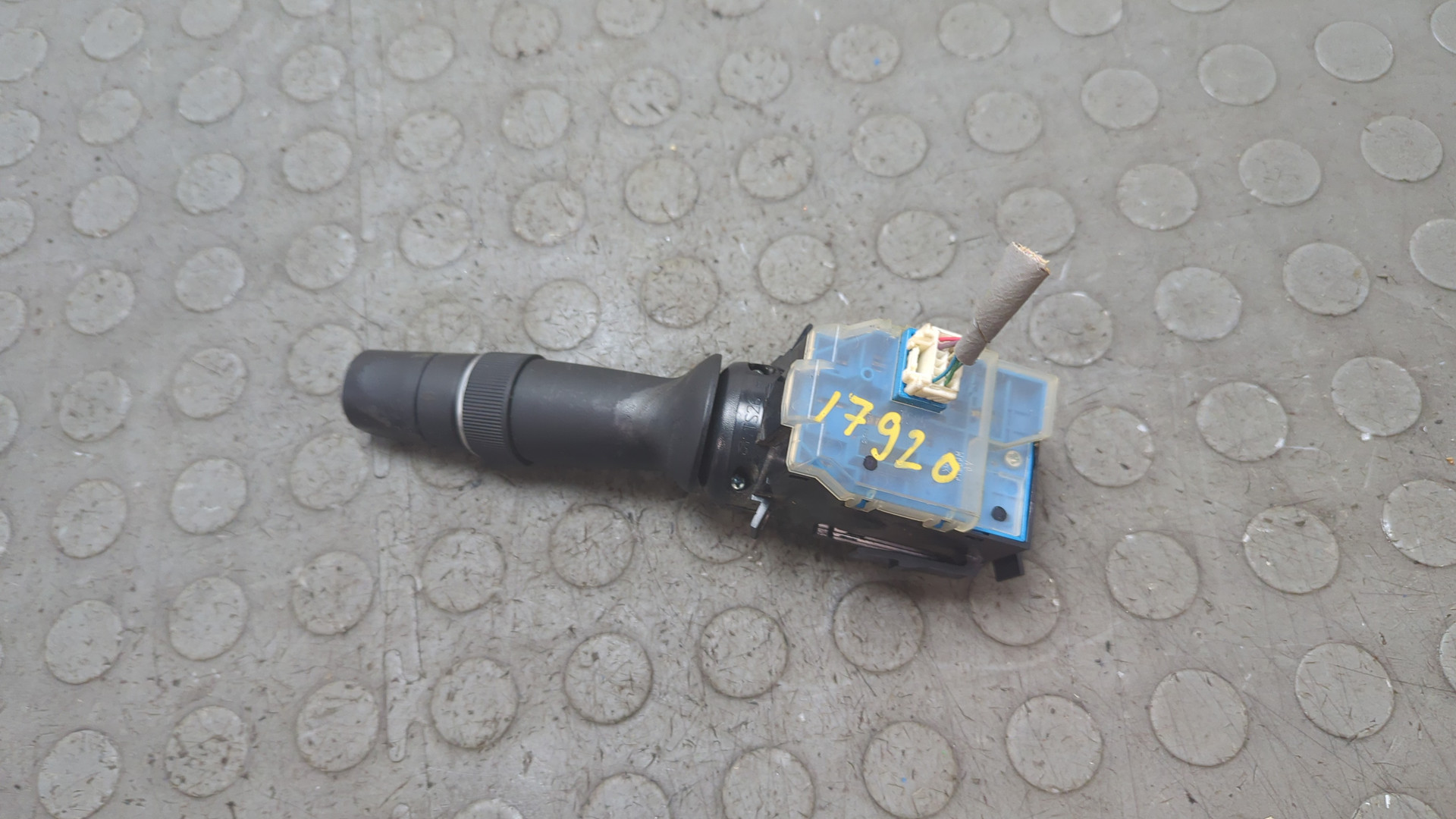 Переключатель поворотов подрулевой