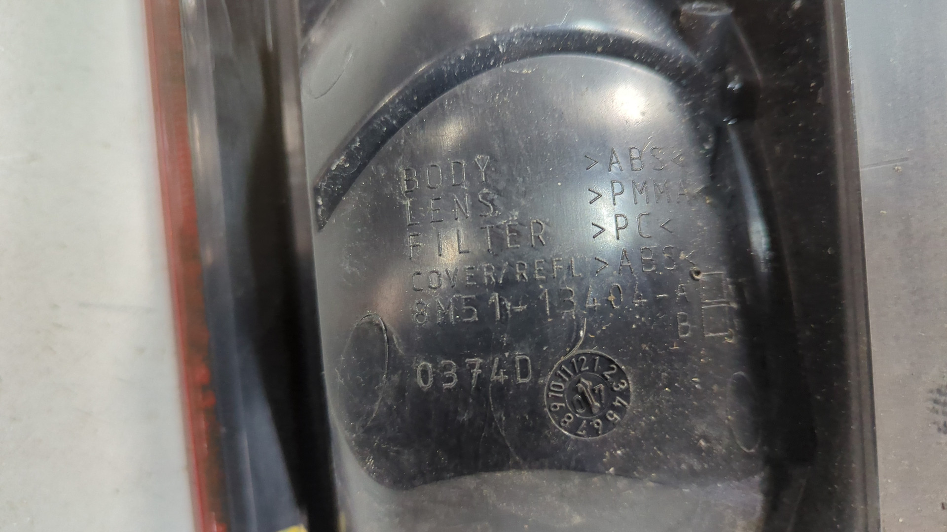 Фонарь задний правый