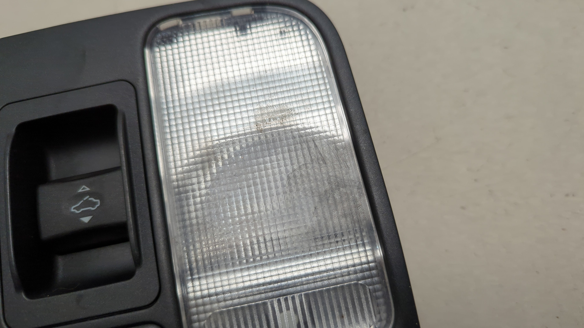 Плафон салонный