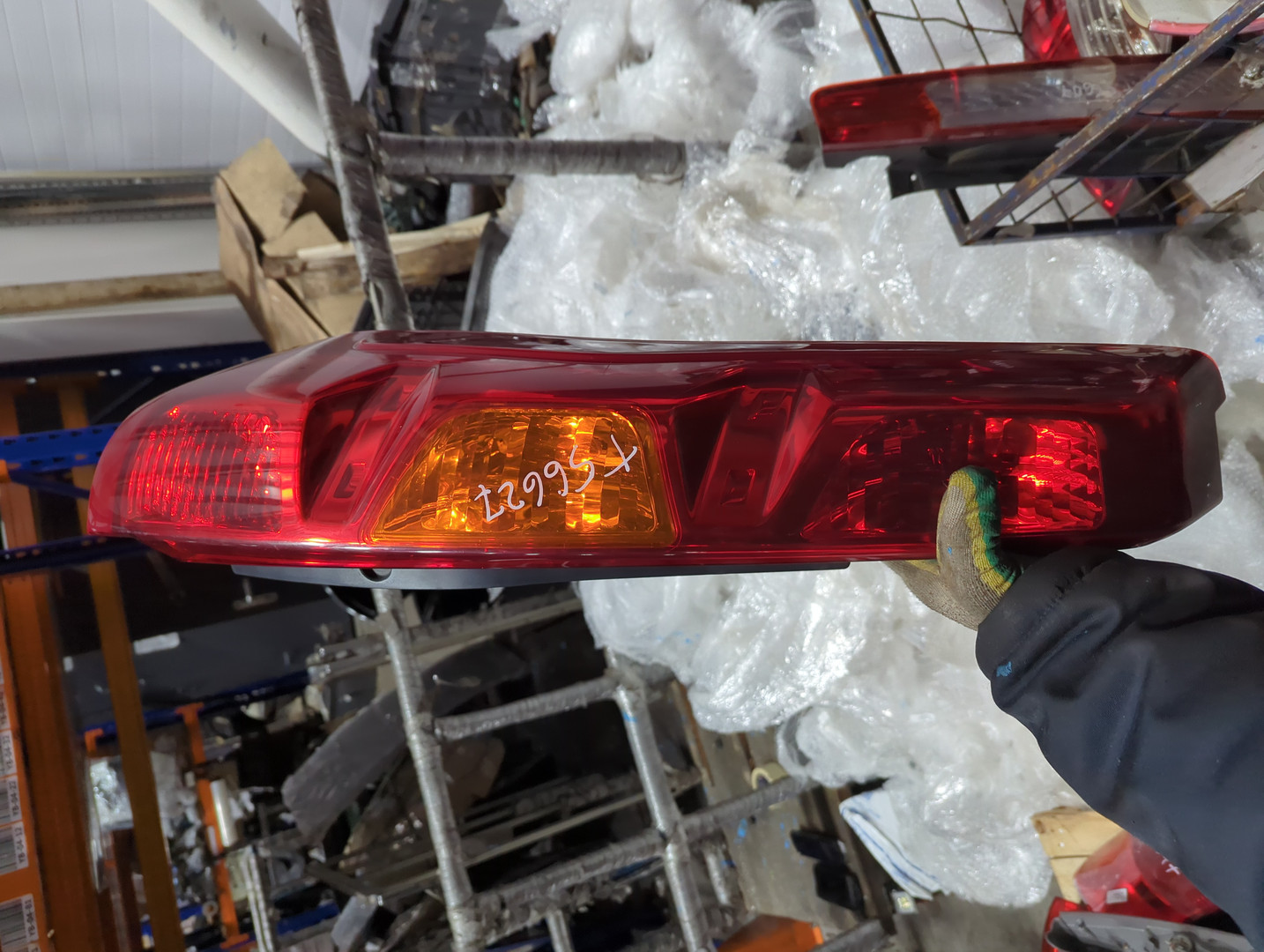 Фонарь задний левый