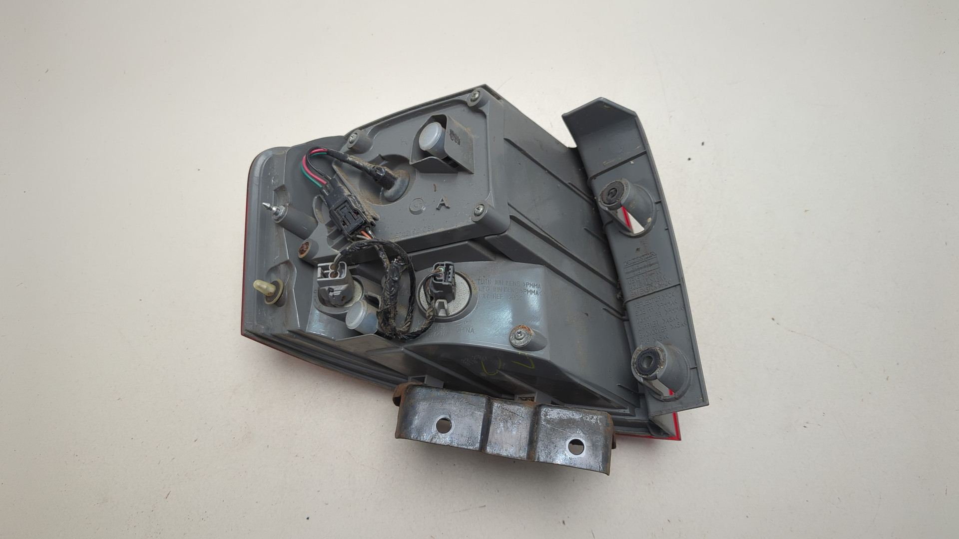 Фонарь задний правый