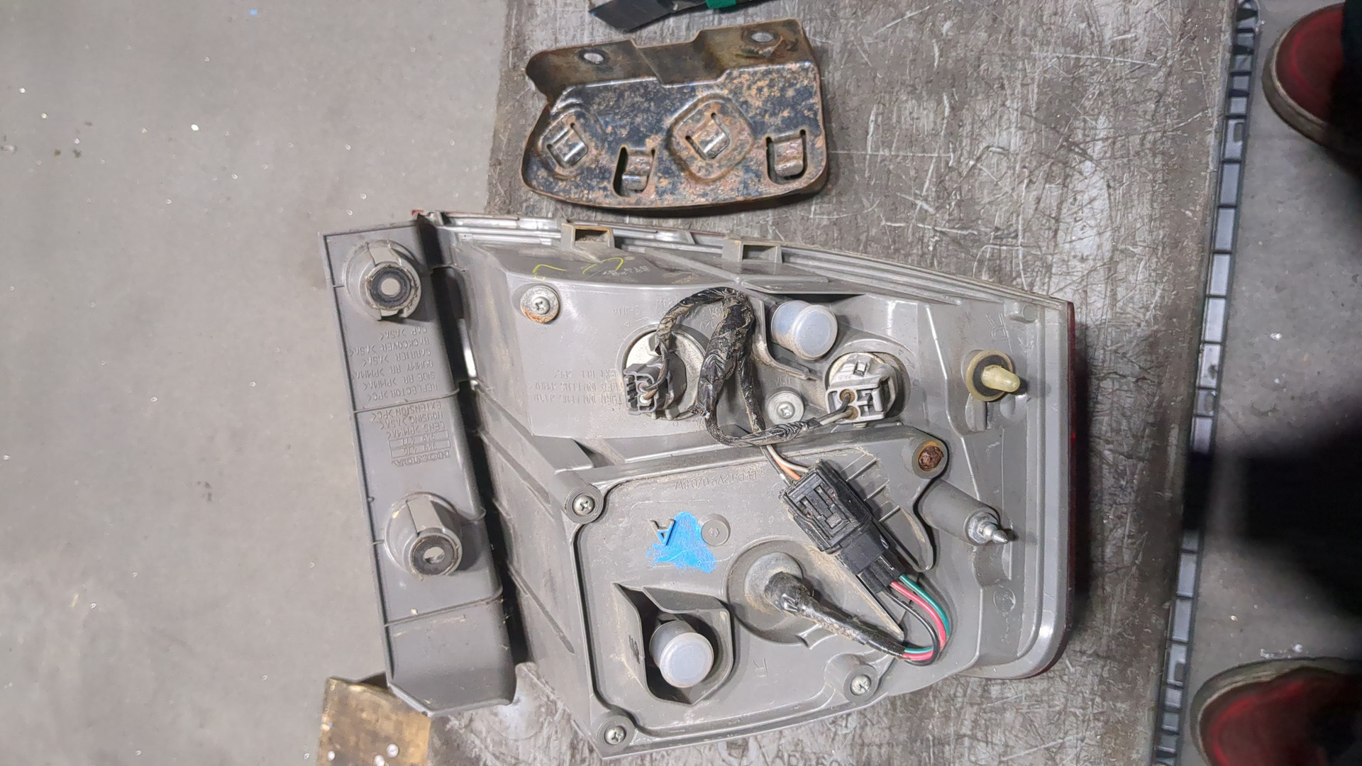 Фонарь задний правый