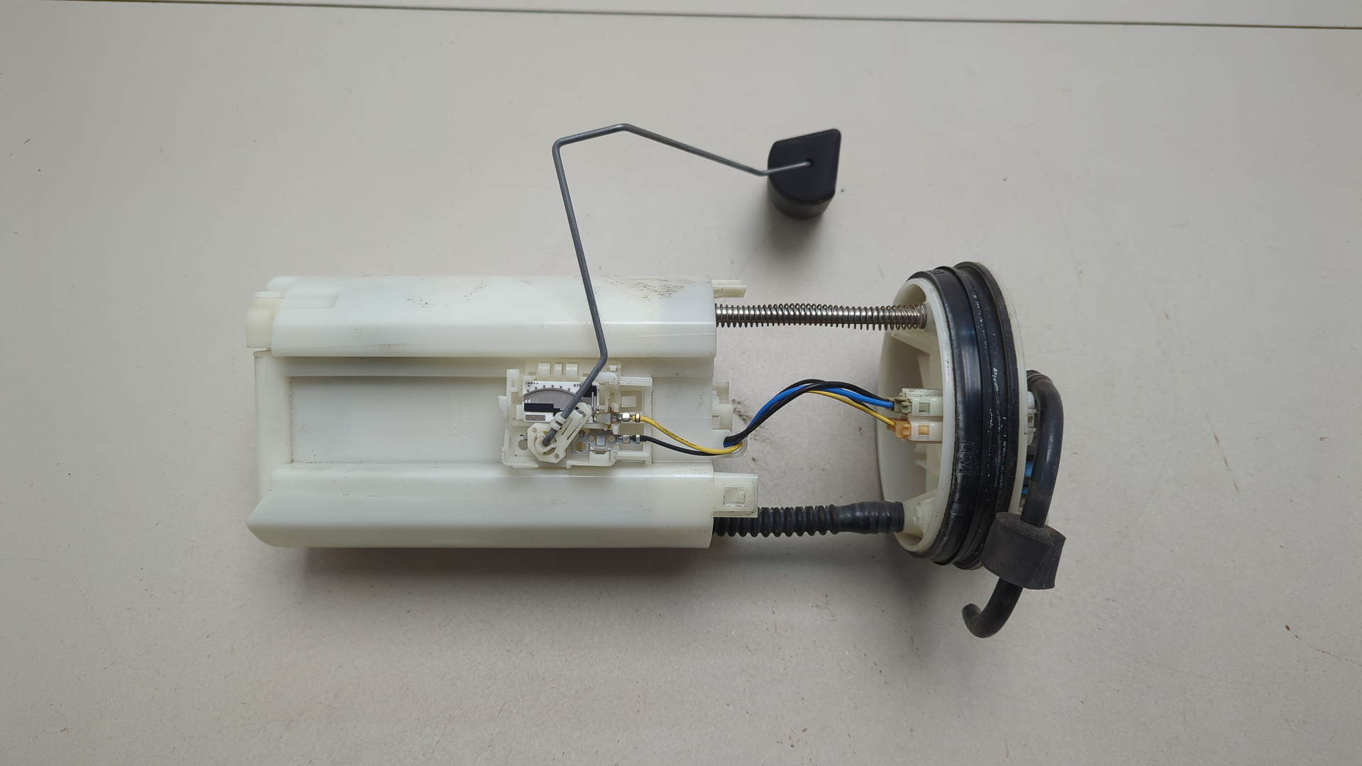 Насос топливный электрический