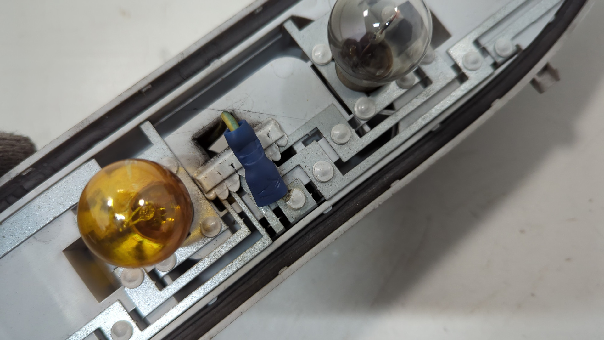 Фонарь задний левый