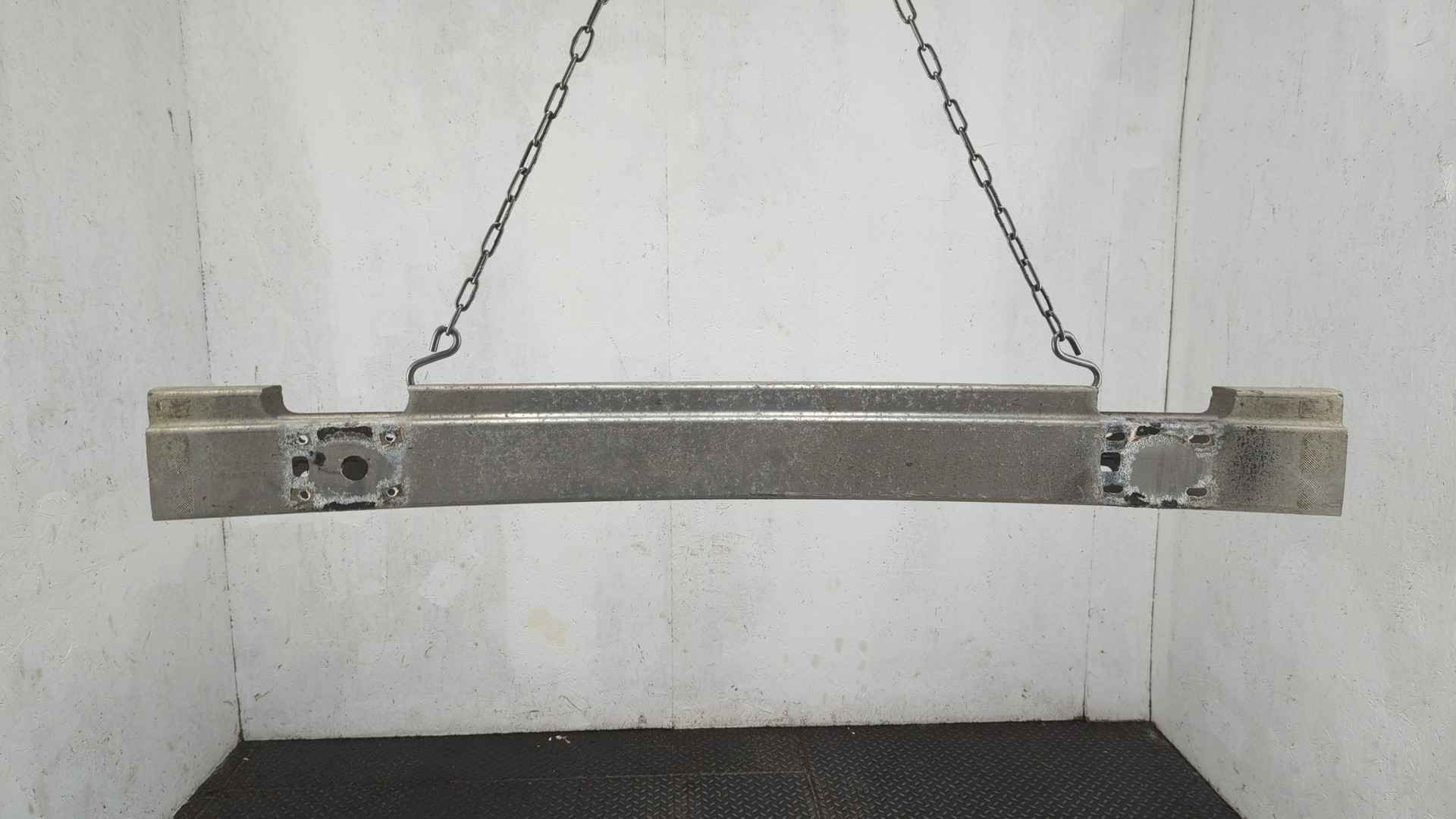 Усилитель заднего бампера