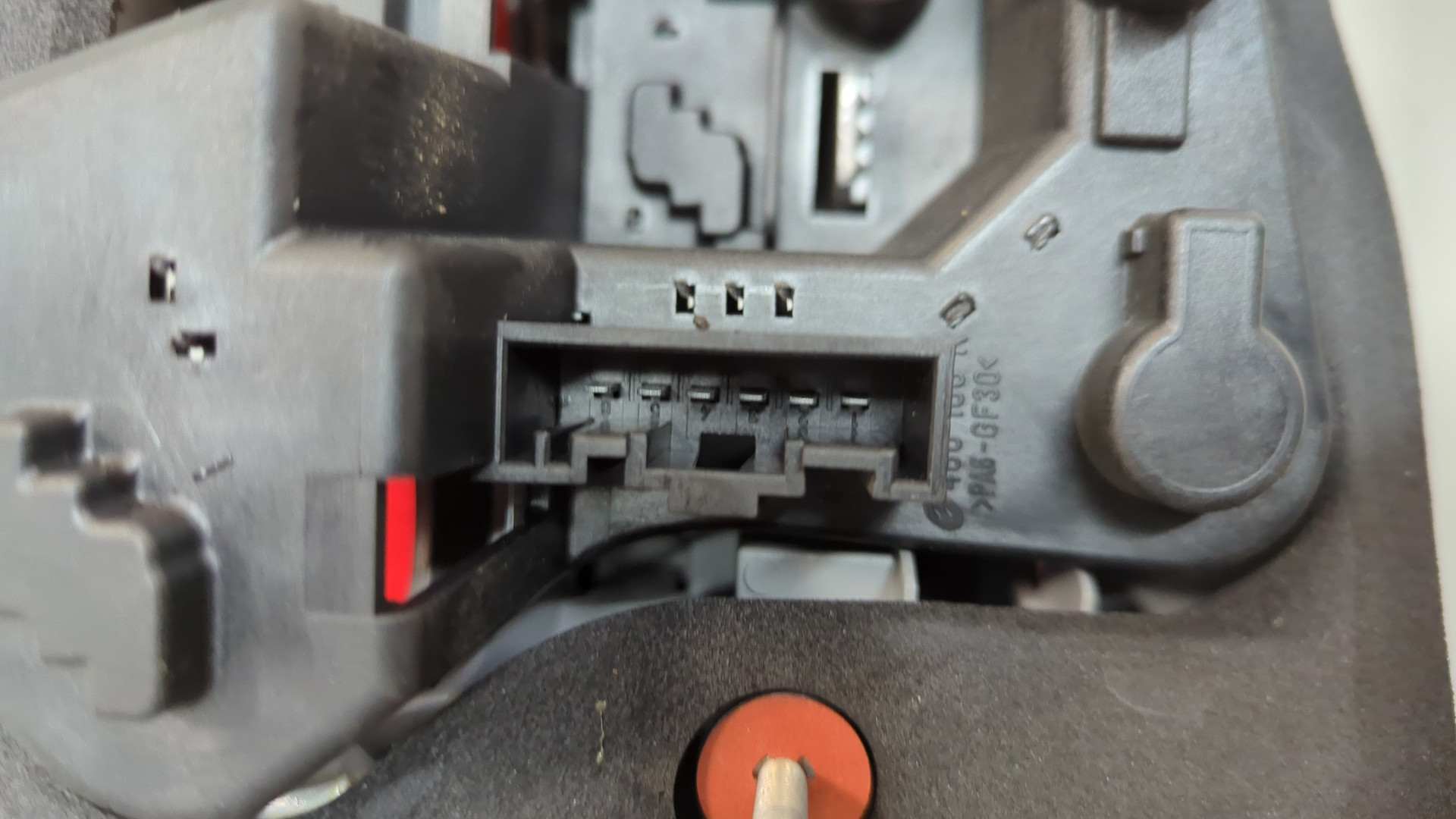 Фонарь задний правый