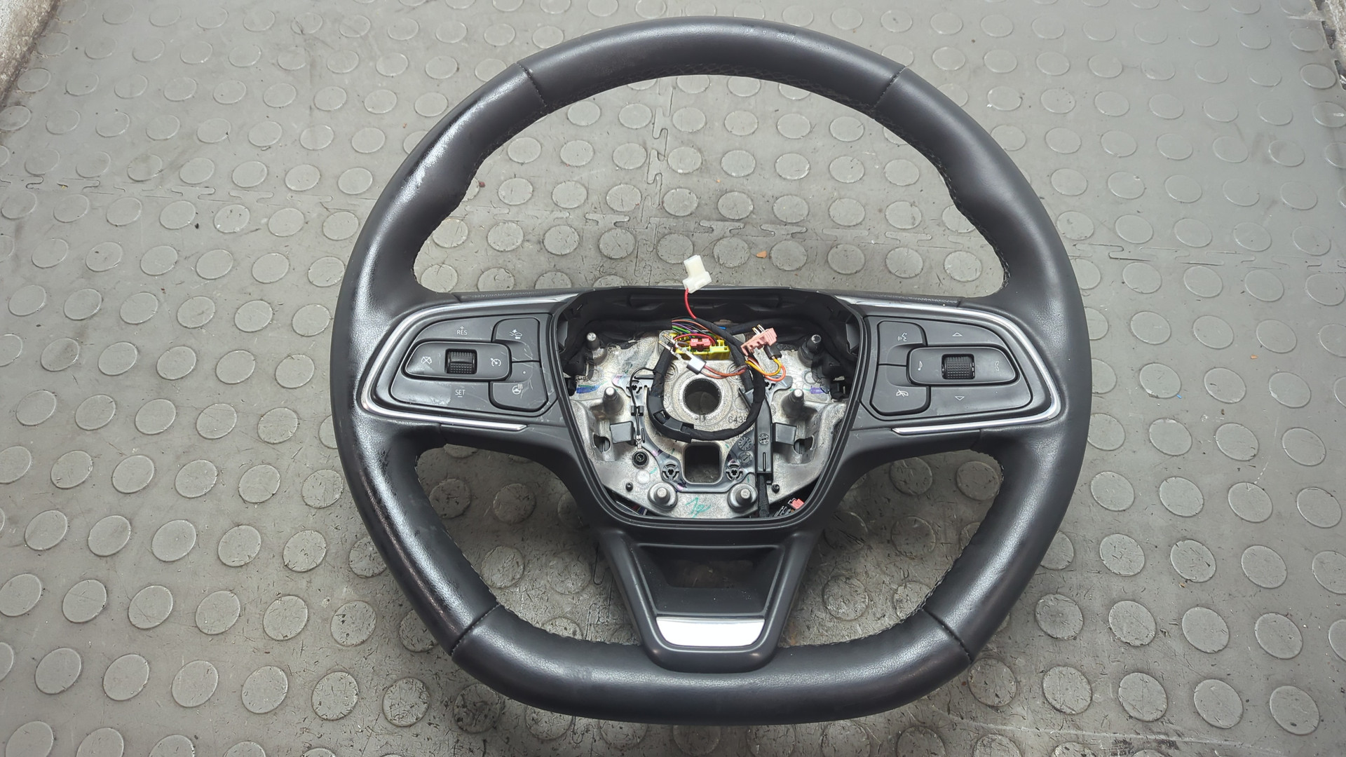 Рулевое колесо (руль)