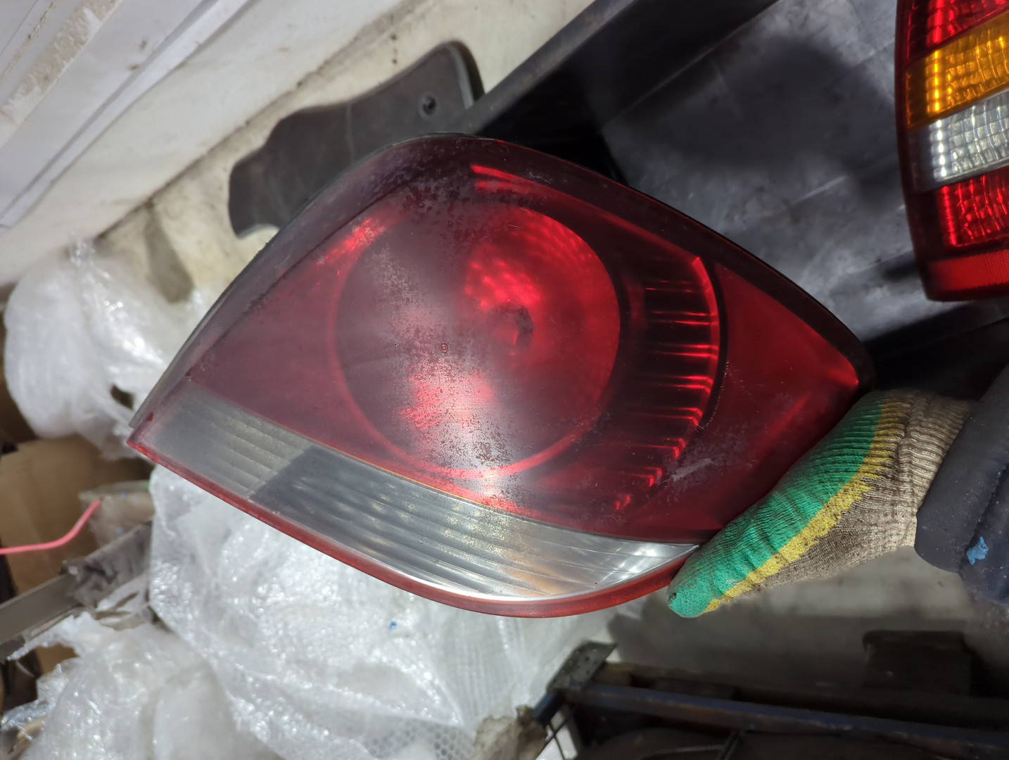 Фонарь задний правый