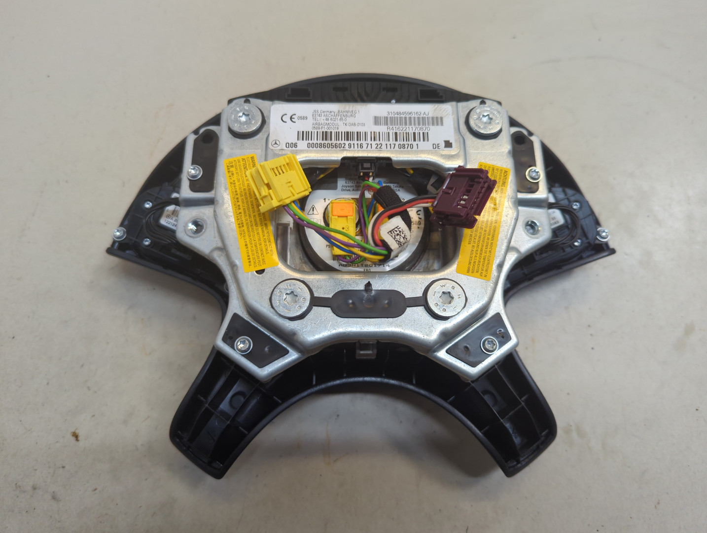 Подушка безопасности в рулевое колесо