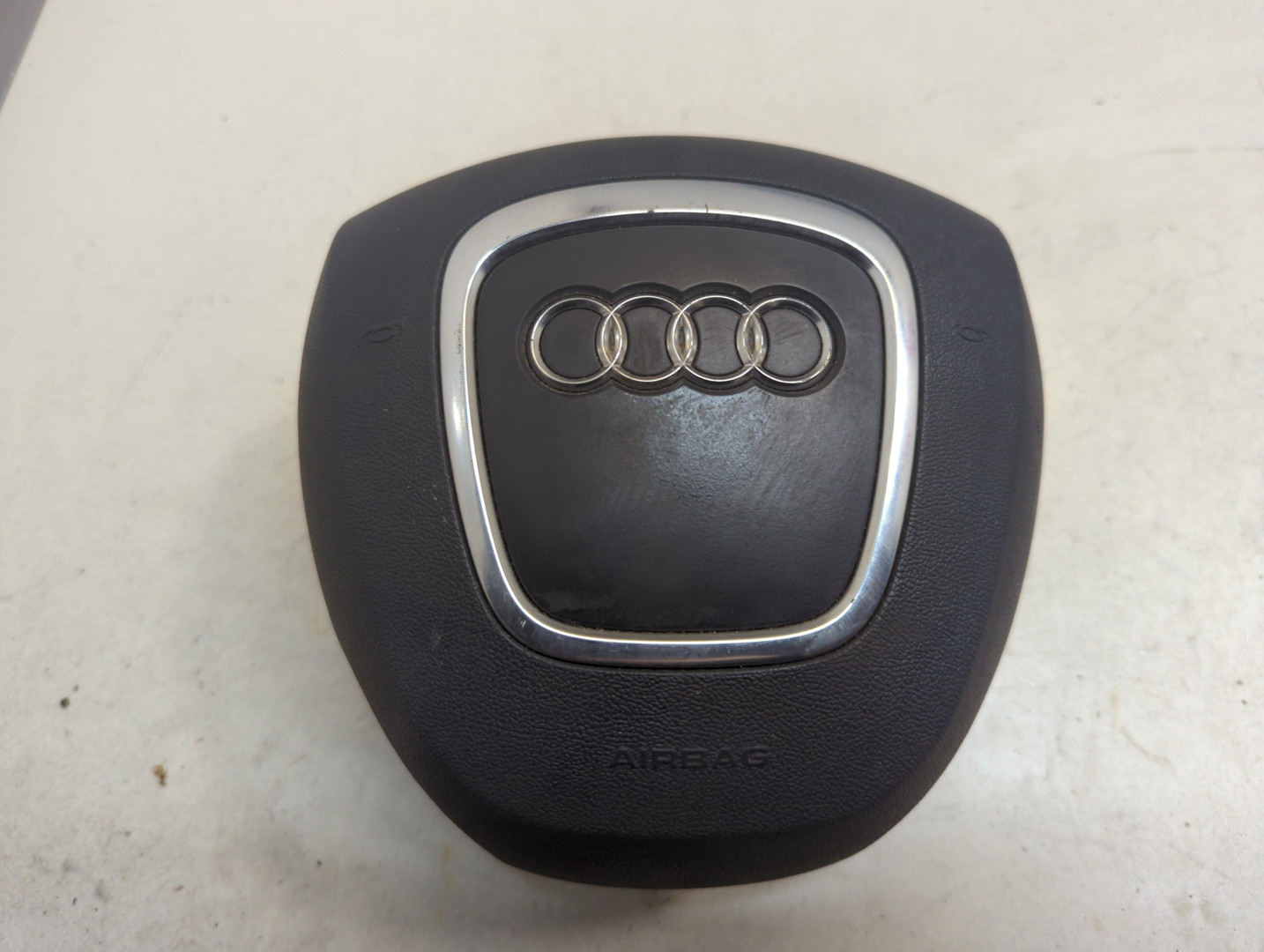 Подушка безопасности в рулевое колесо