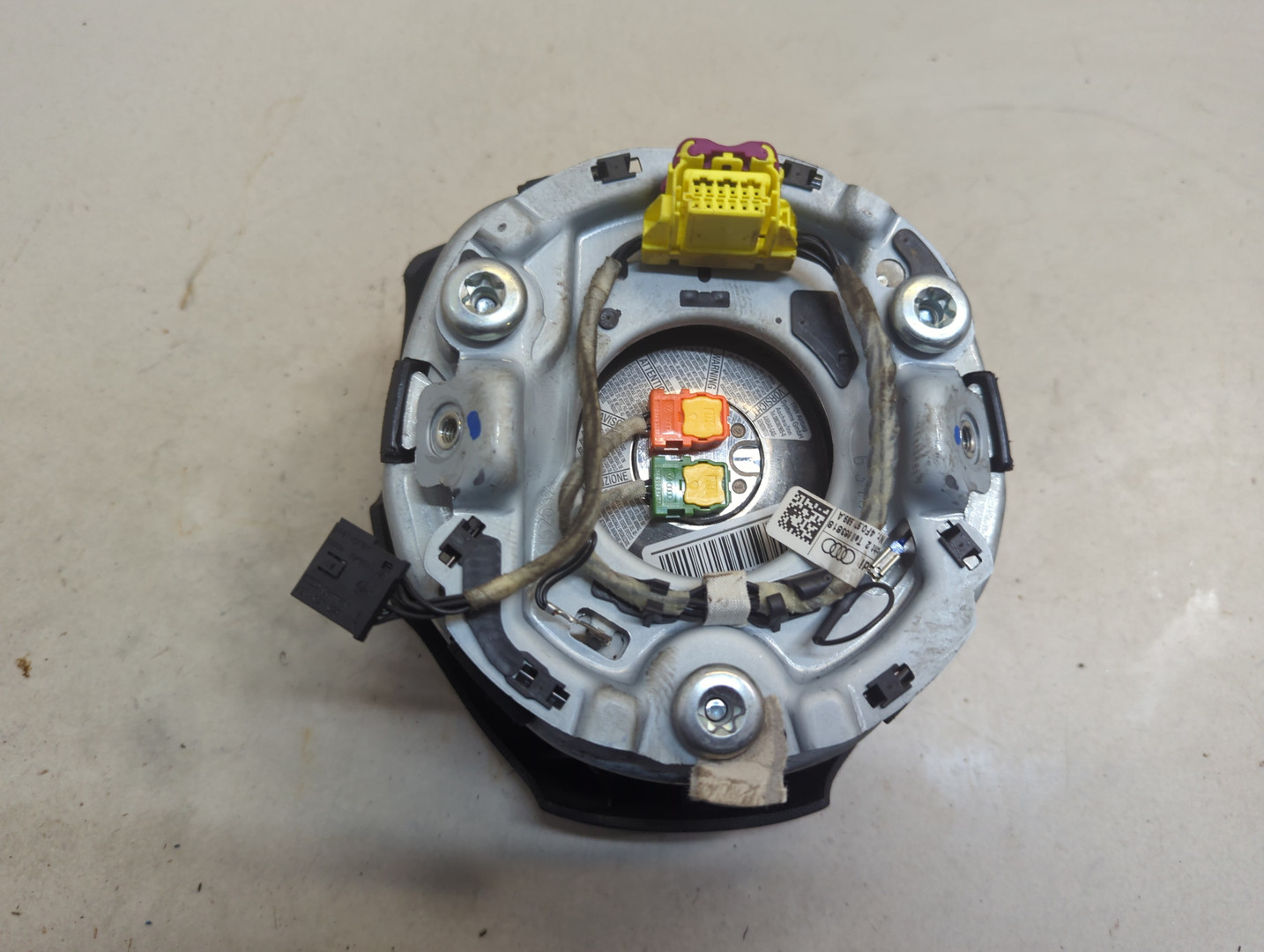 Подушка безопасности в рулевое колесо