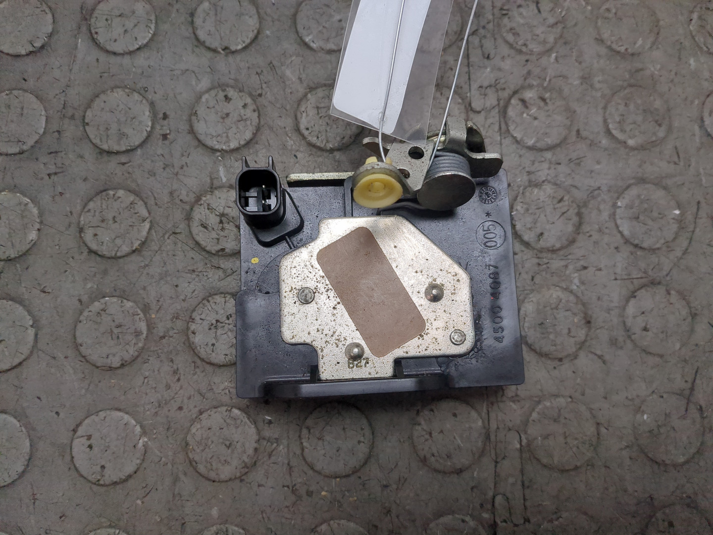 Замок багажника