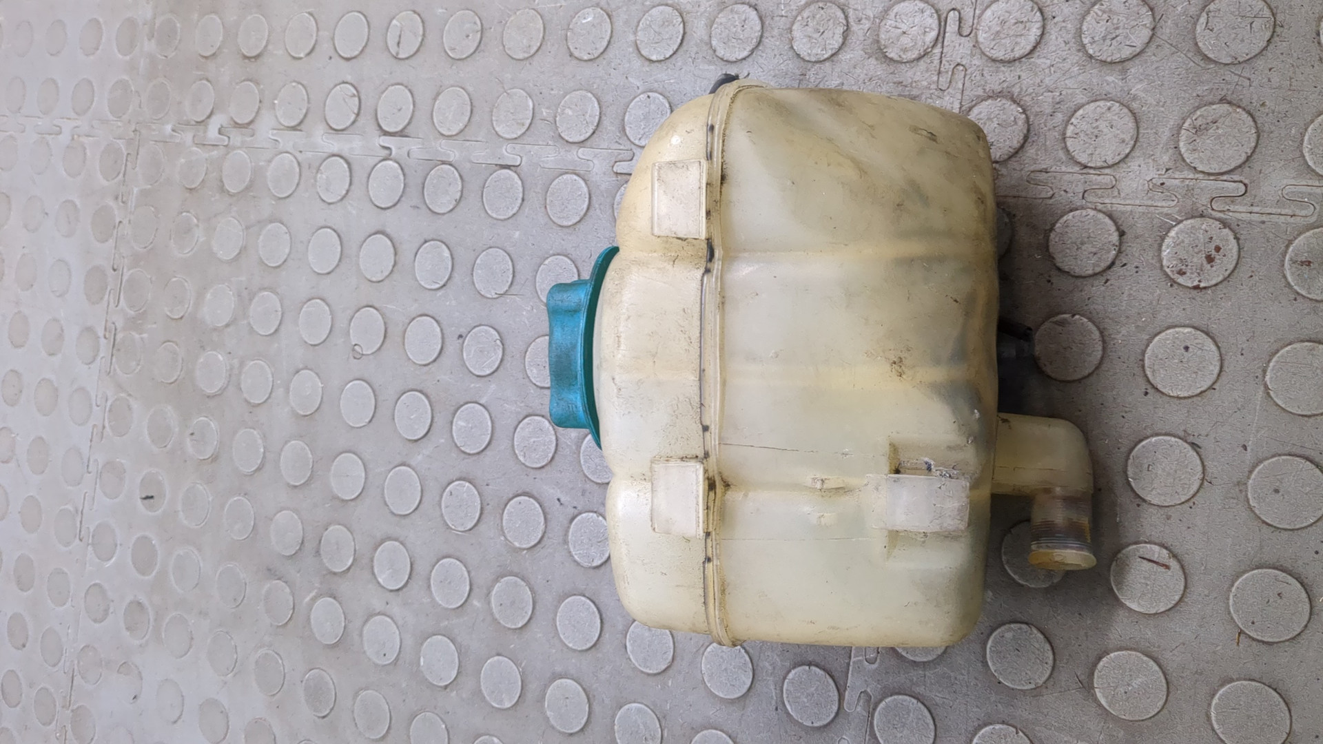 Бачок расширительный