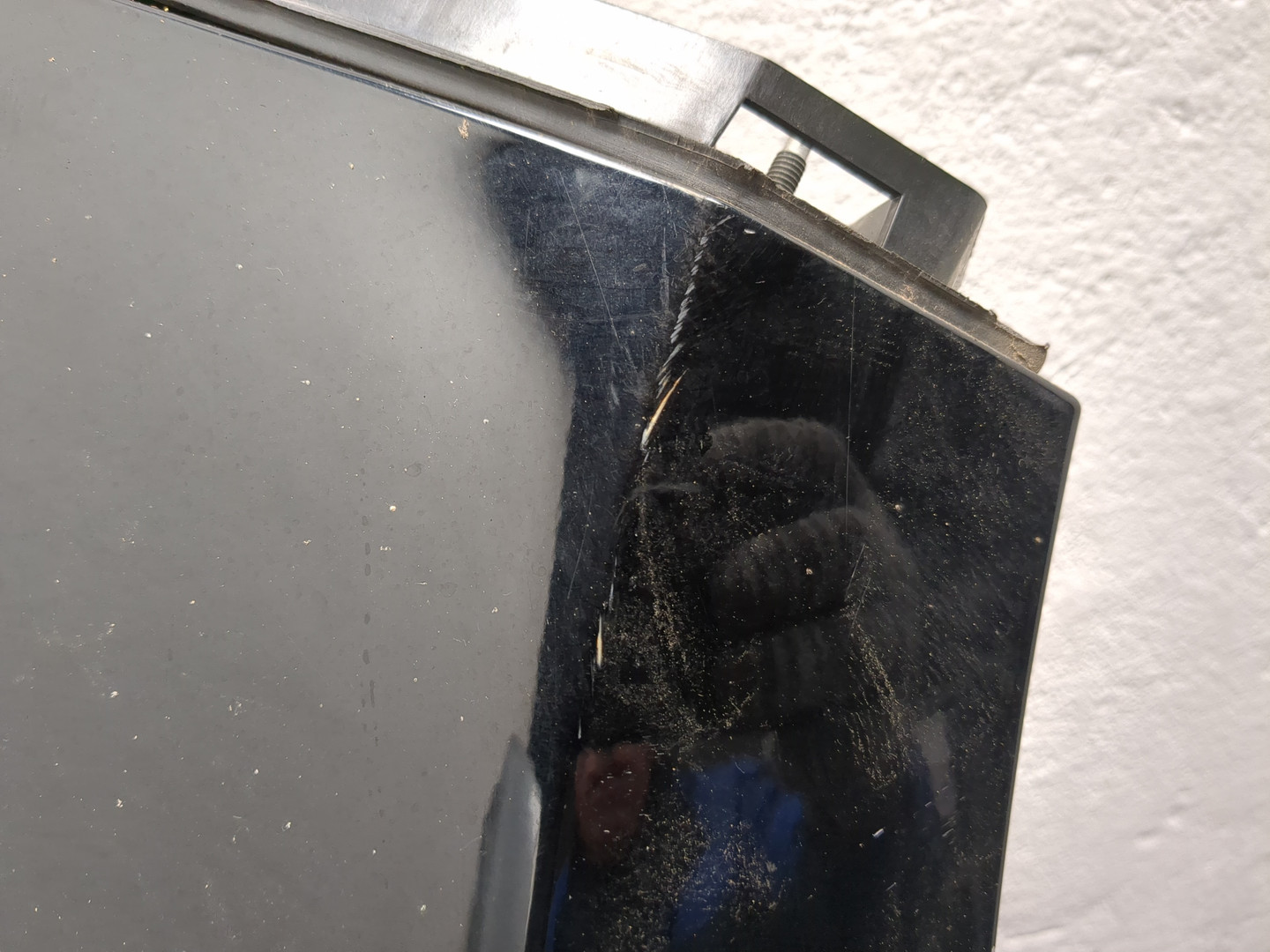 Крыло переднее правое